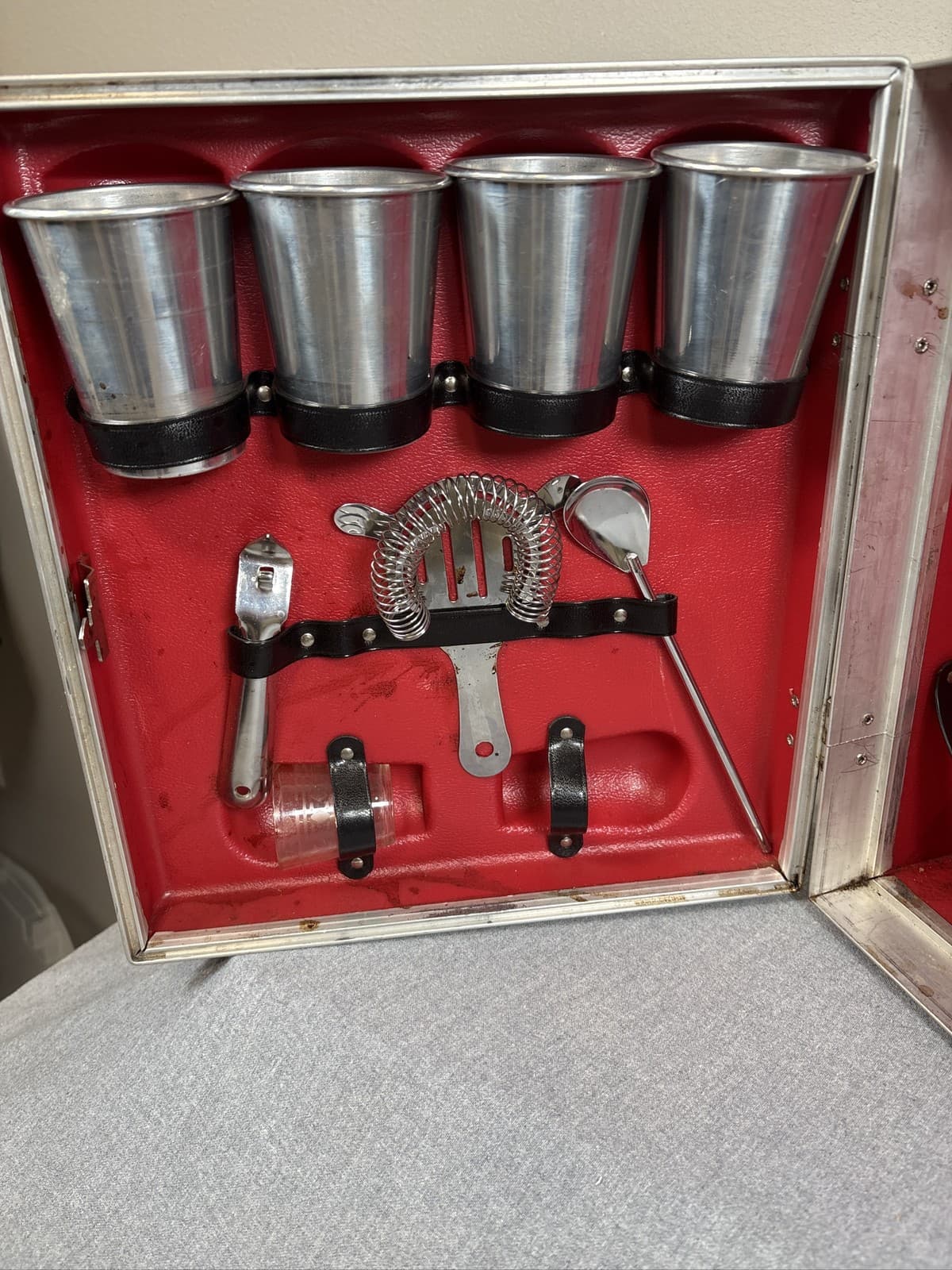 Vintage Mid-Century Travel Bar Kit Portable Case Cups - Thumbnail 2