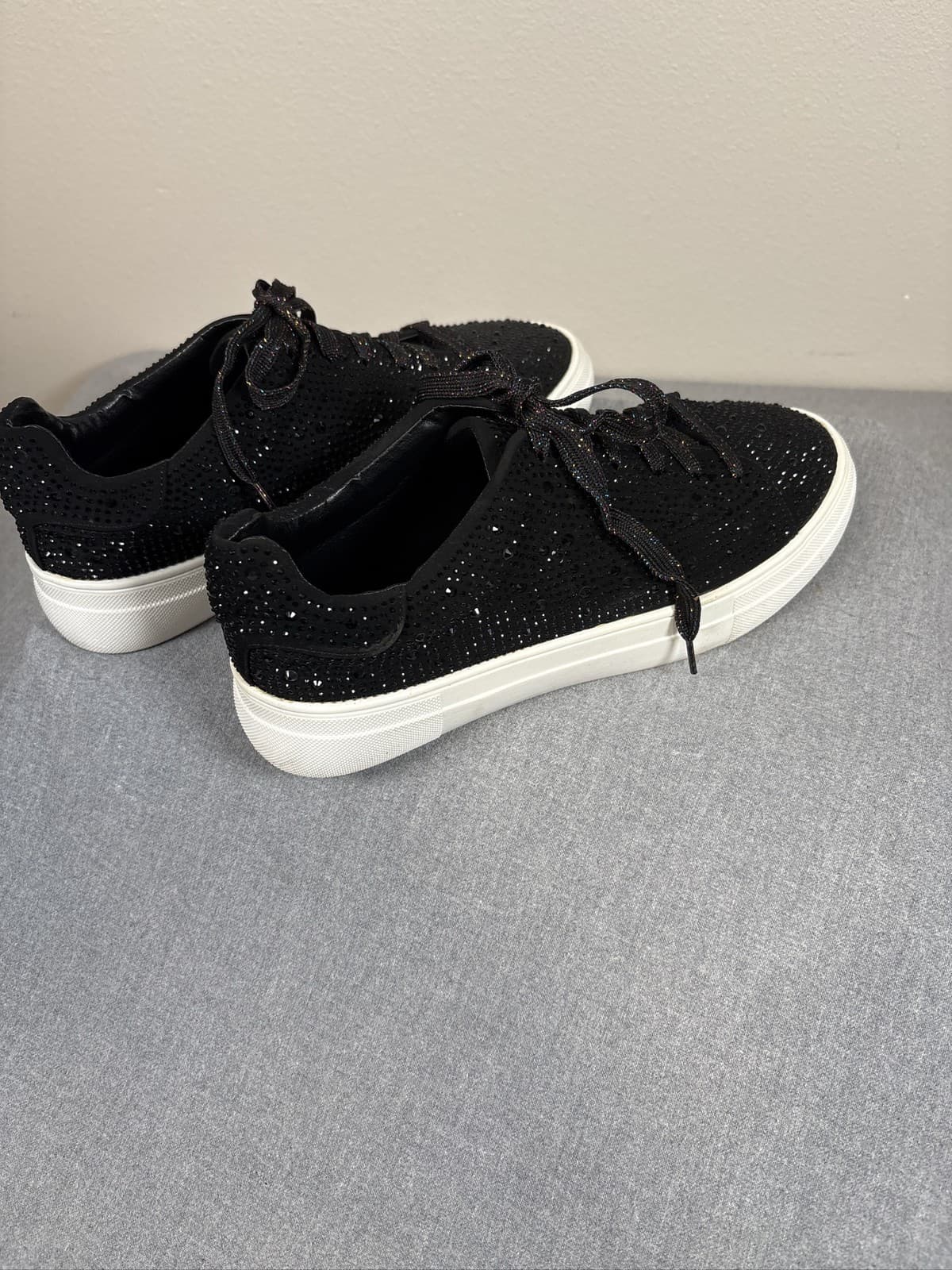La Sheelah Women's Black Rhinestone Lace-Up Sneakers Size 10 - Thumbnail 3