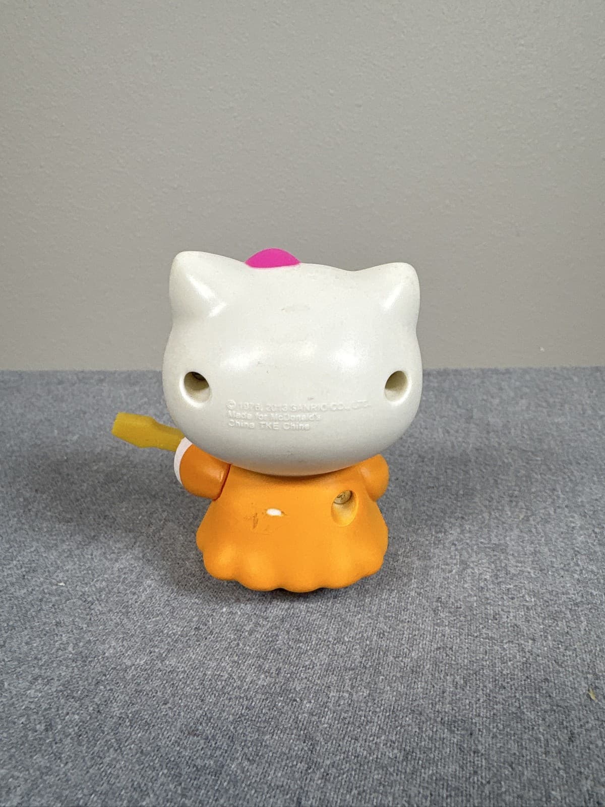 Sanrio Hello Kitty Music Guitar Kitty Figure - Thumbnail 2