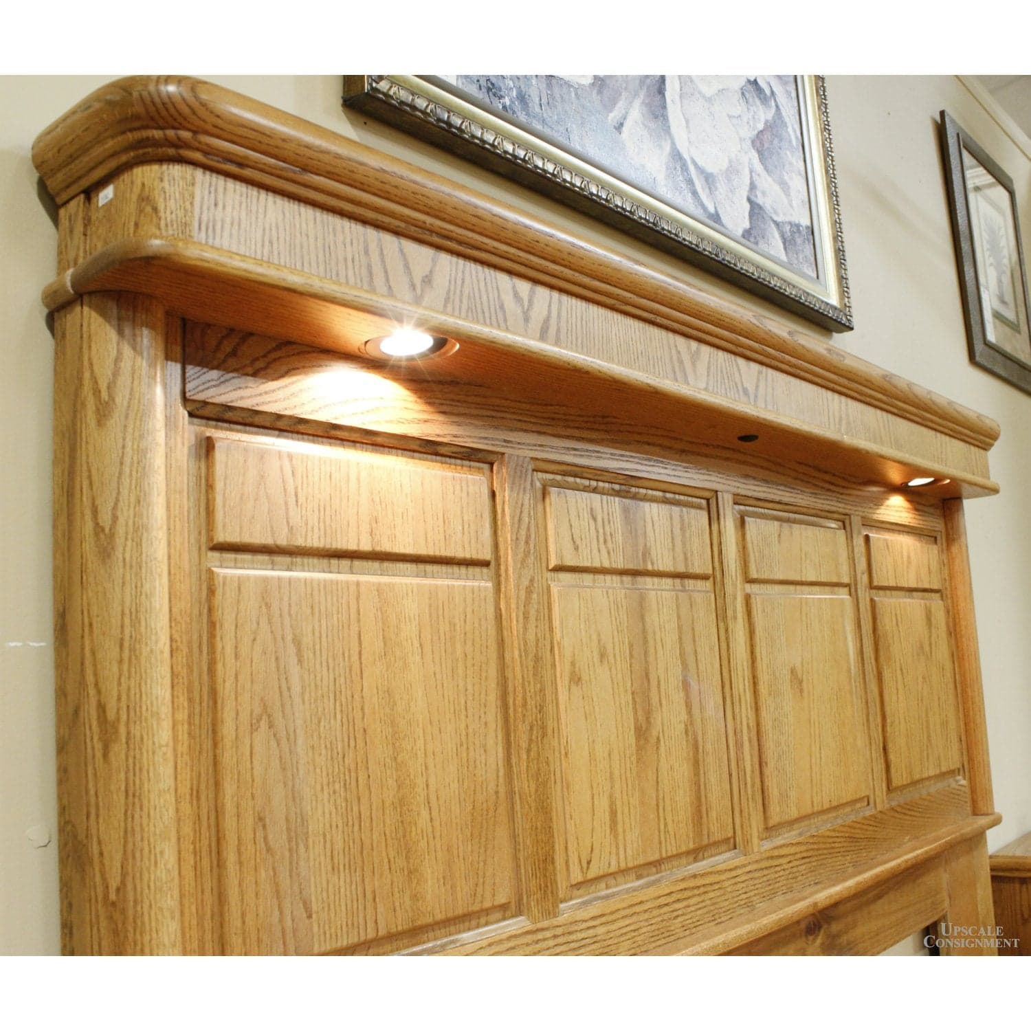 Arbek Queen Oak Panel Bed w/Lighted Headboard - Thumbnail 4