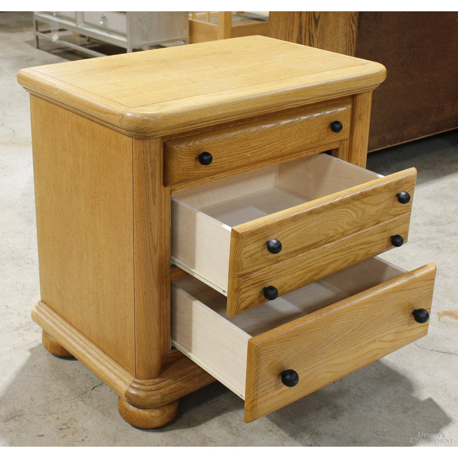 Arbek Oak Nightstand - Thumbnail 3