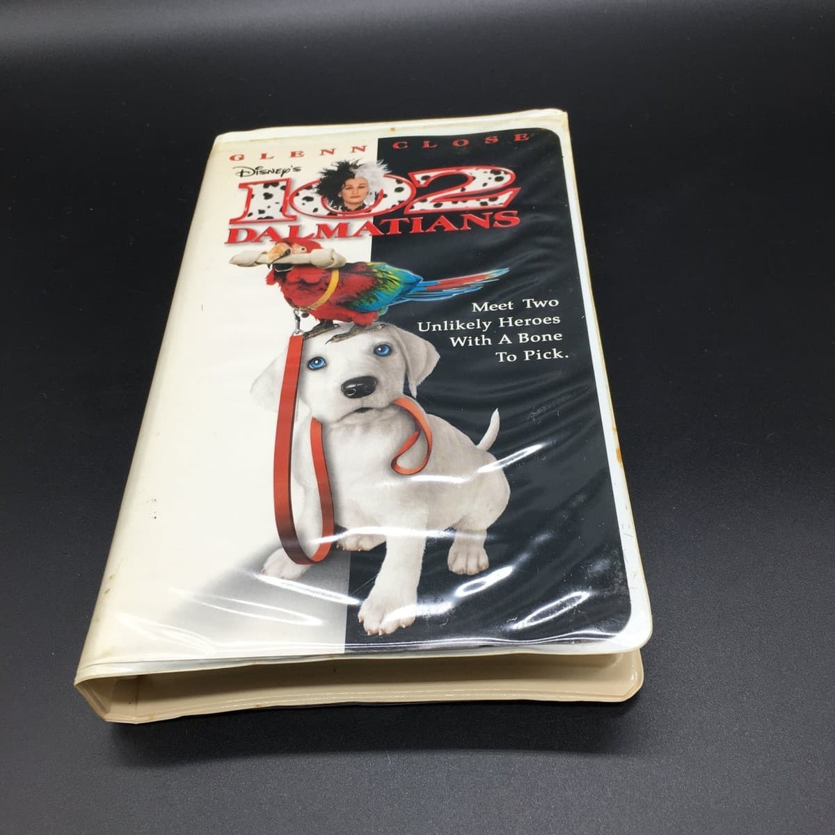 102 Dalmatians [VHS] - Thumbnail 5