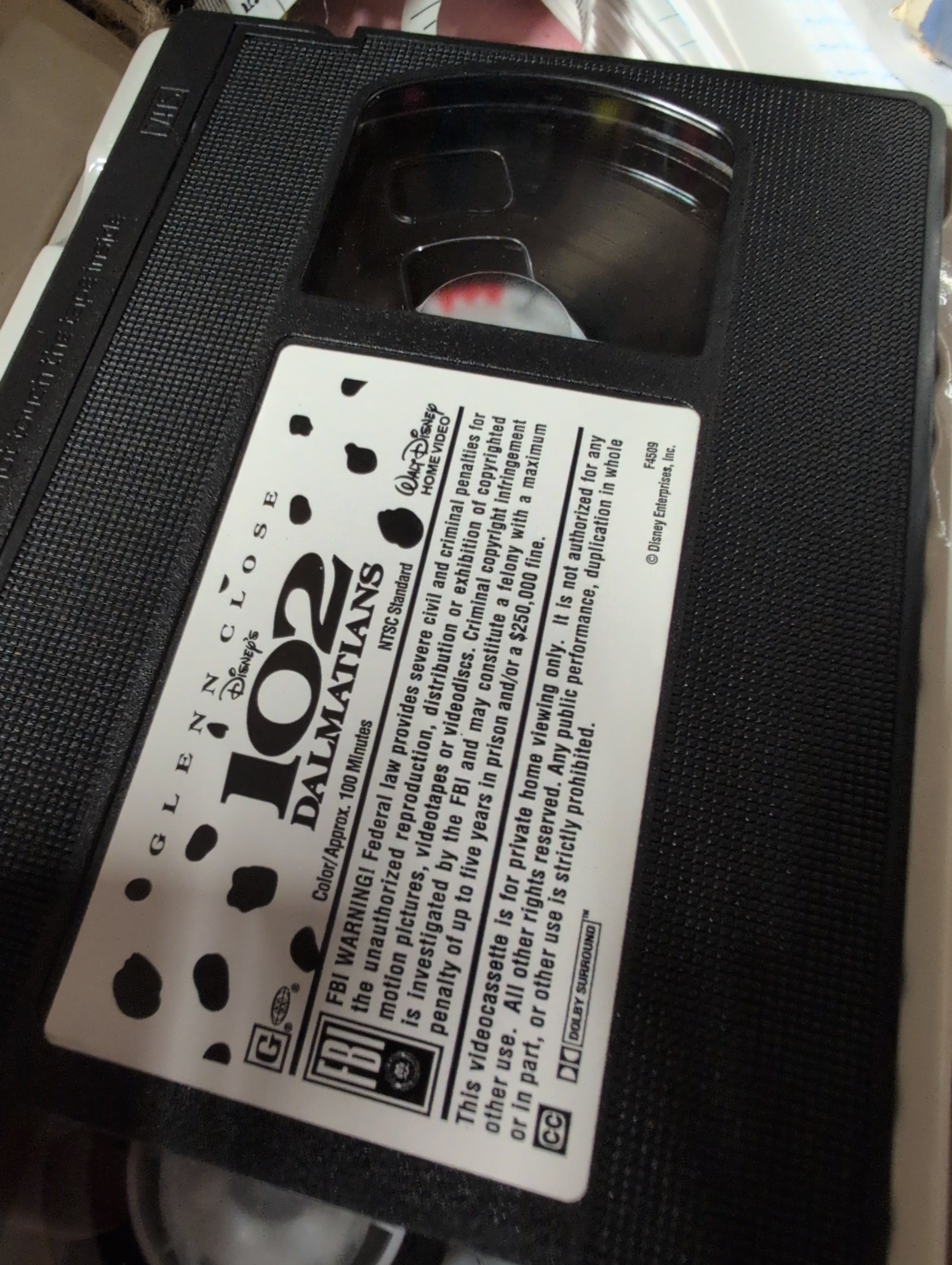 102 Dalmatians [VHS] - Thumbnail 9