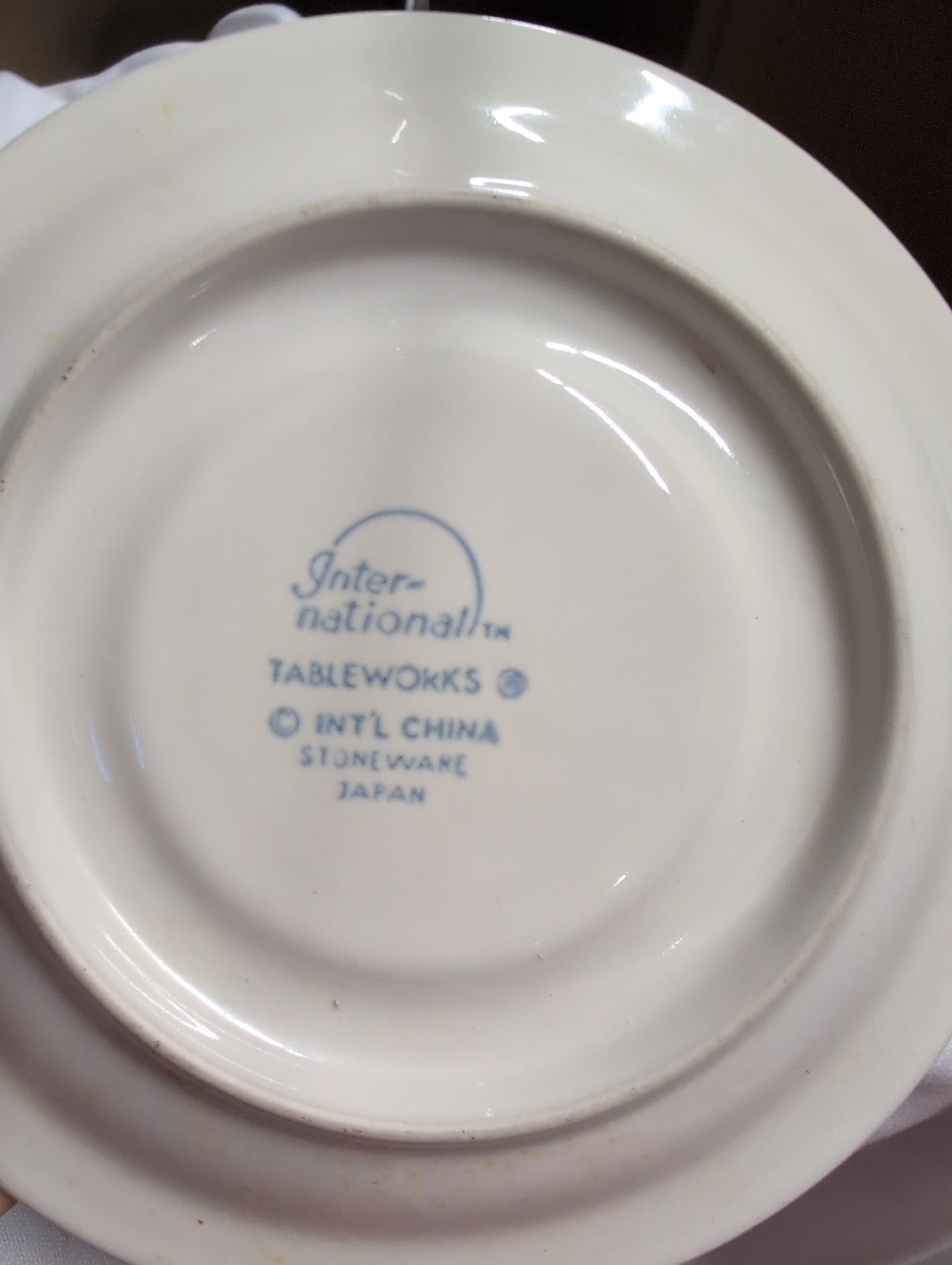 Set of 2 Ceramic Saucer Plates with Blue Trim - Thumbnail 2
