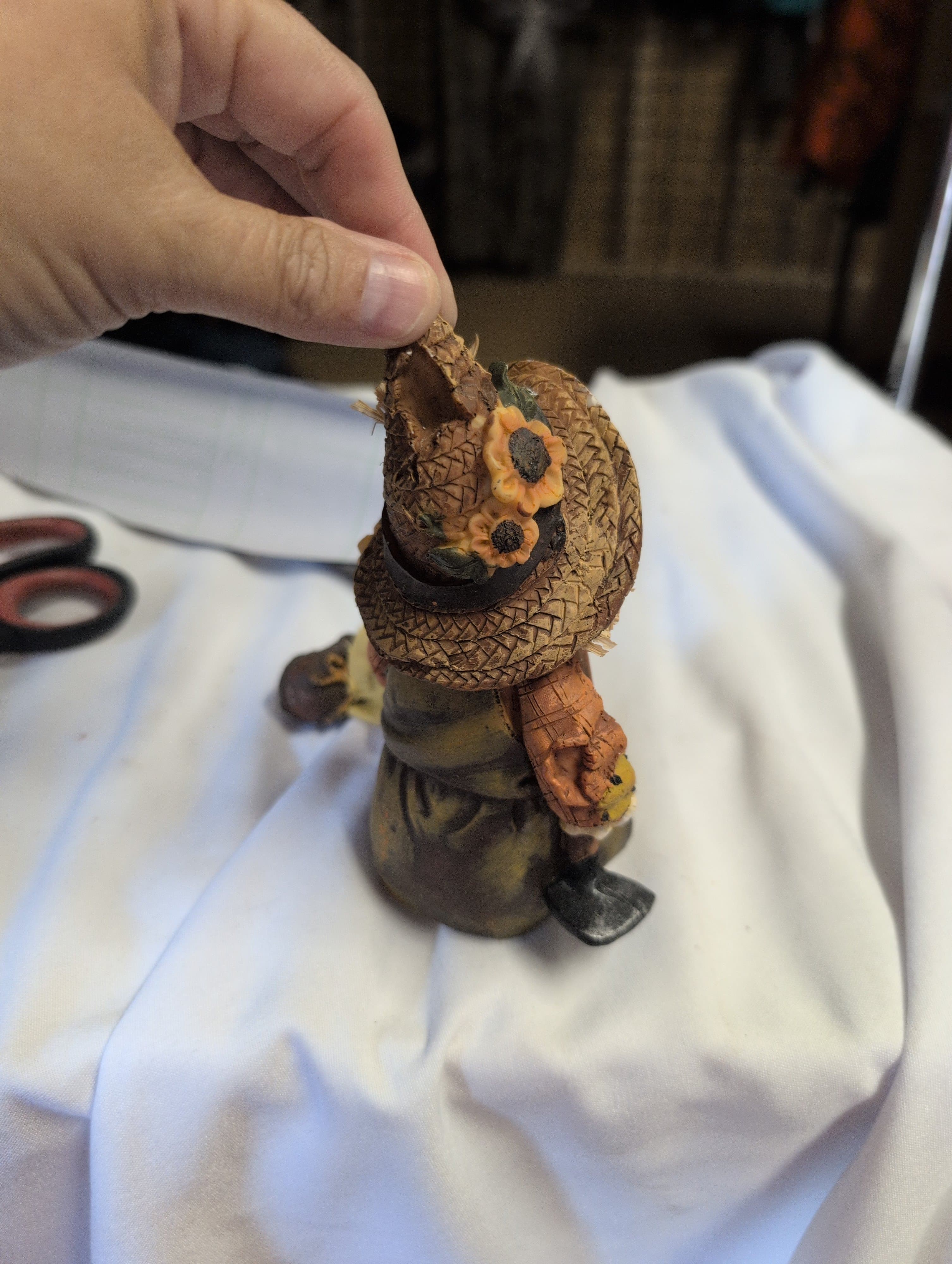 Decorative Scarecrow Figurine with Sunflowers - Thumbnail 2