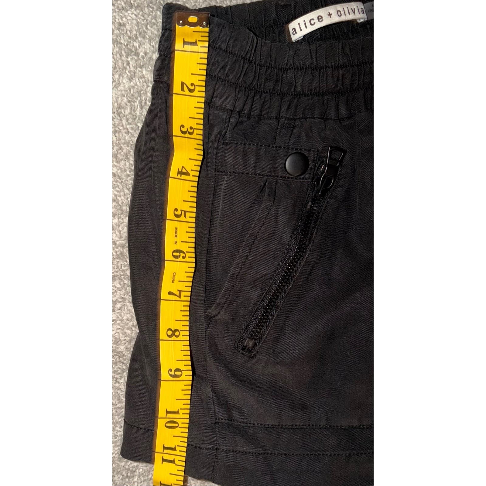 ALICE + OLIVIA High Waist Black Shorts sz s minimalist designer - Thumbnail 11