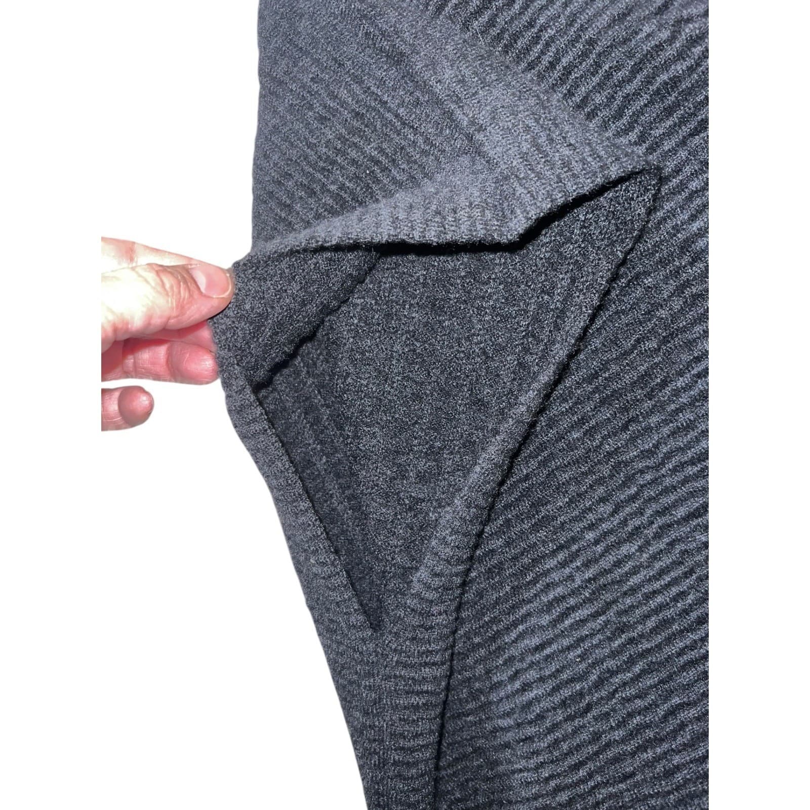 eskandar Cashmere Sleeveless Knit Cardigan Black Grey OS | Luxury Minimalist - Thumbnail 7