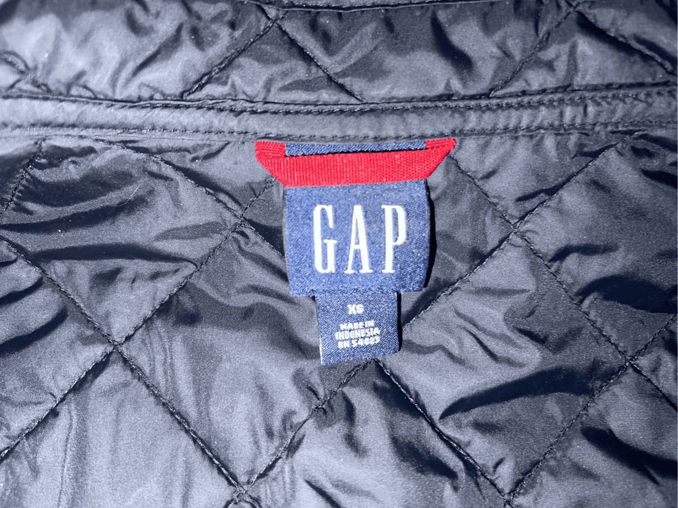 GAP Padded Puffy Puffer Vest, Black Sz XS . Buttons Sleeveless Preppy Minimalist - Thumbnail 4