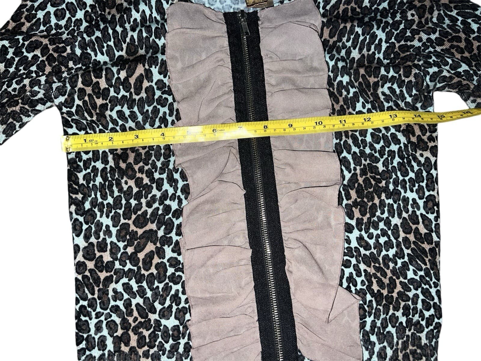 Twelve by twelve Cropped, Leopard Zip Sz s Short Sleeves Mob Wife Round Neck - Thumbnail 4