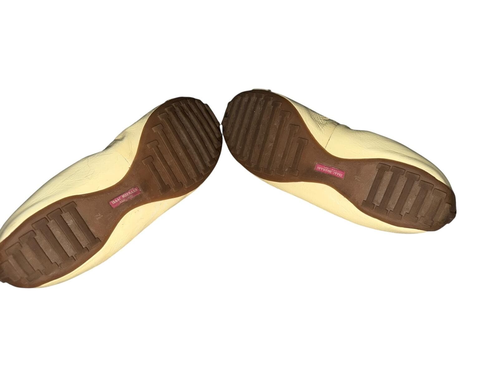 Isaac Mizrahi yellow rounded classic ballet‑flat silhouette chic 7.5 - Thumbnail 2