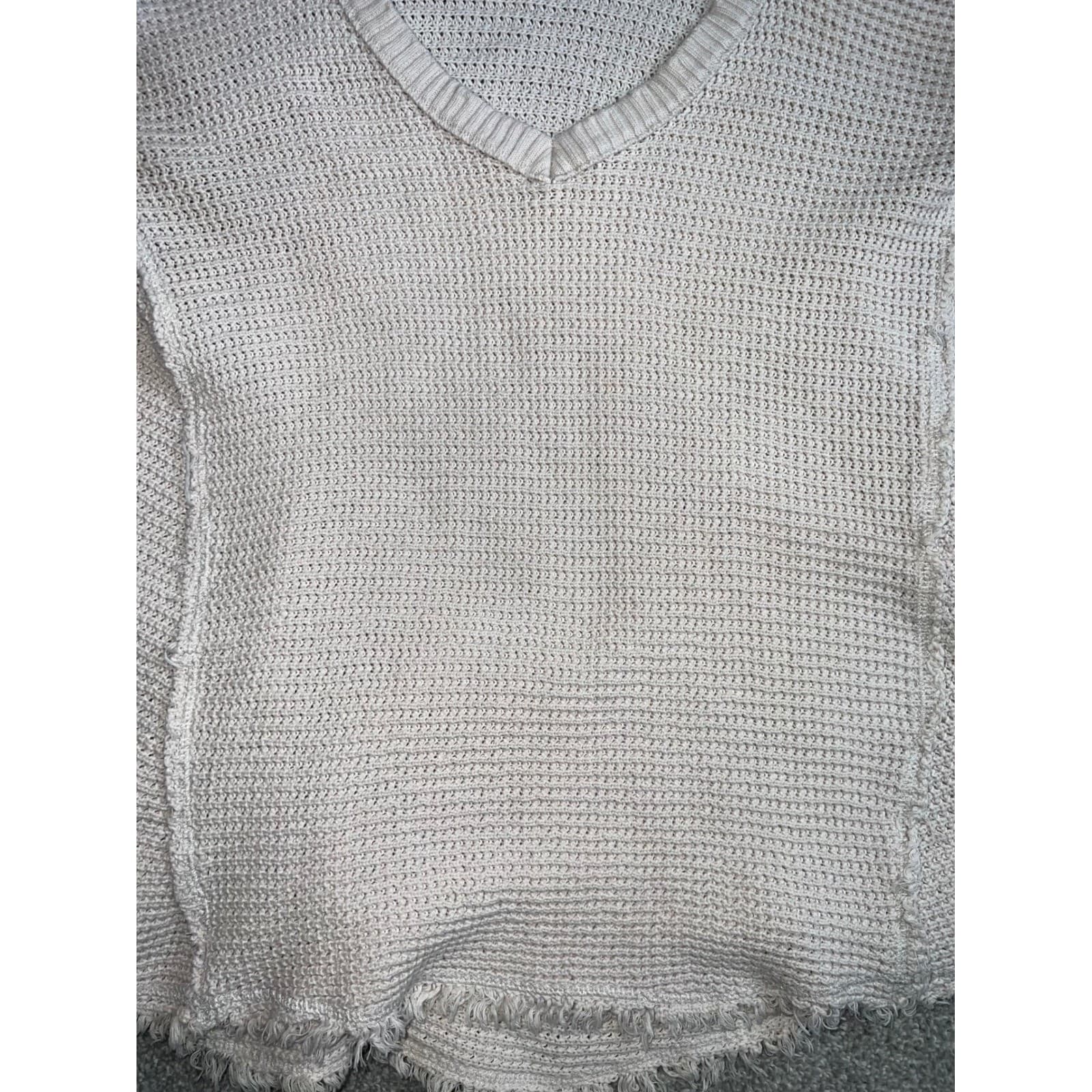 Free People Cold Shoulder Honeycomb Knit Fringed off white sz m boho bohemian - Thumbnail 8