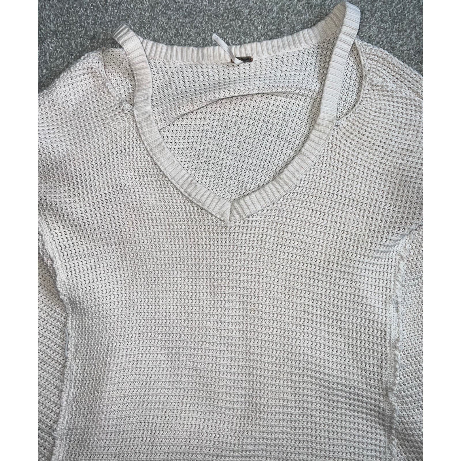 Free People Cold Shoulder Honeycomb Knit Fringed off white sz m boho bohemian - Thumbnail 9