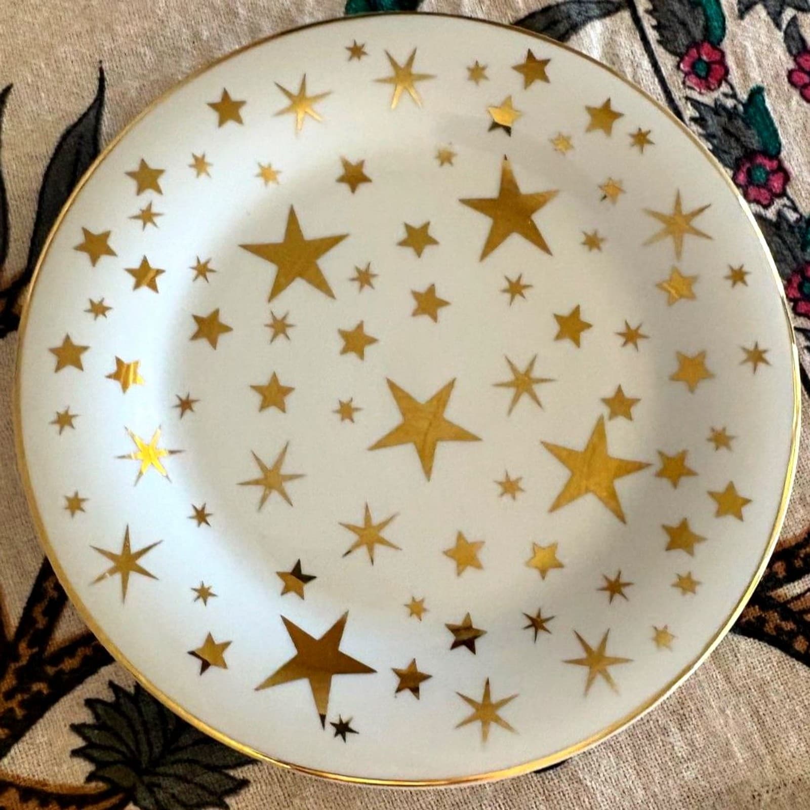 8 Vintage 1997 Sakura Holiday Classic Gold Stars 7 1/2" Dessert/Pie Plates - Thumbnail 5