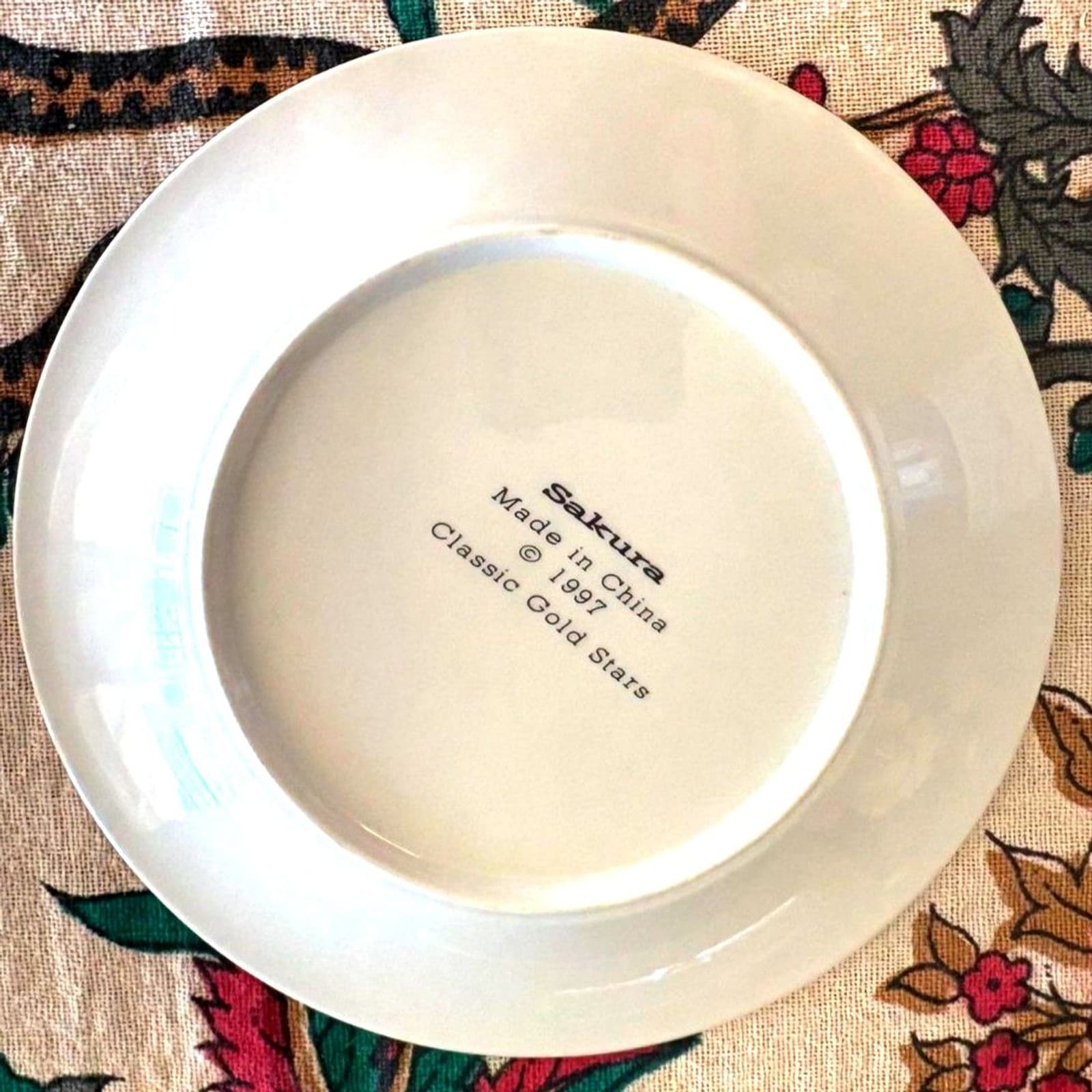 8 Vintage 1997 Sakura Holiday Classic Gold Stars 7 1/2" Dessert/Pie Plates - Thumbnail 10
