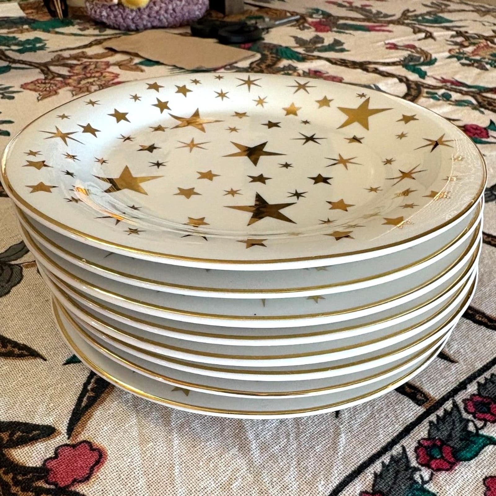 8 Vintage 1997 Sakura Holiday Classic Gold Stars 7 1/2" Dessert/Pie Plates