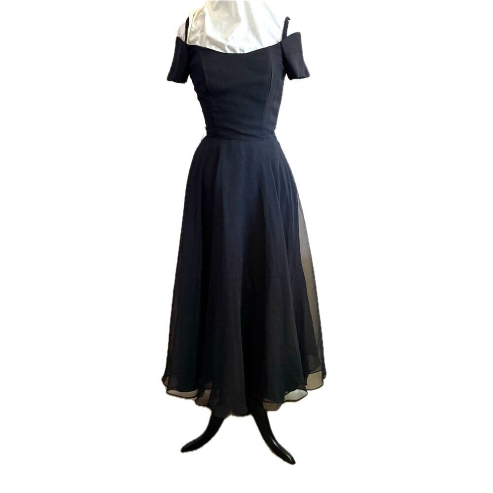A-Line Black Prom Gown Corset Boning Off Shoulder Maxi Size 4 1980s Vtg