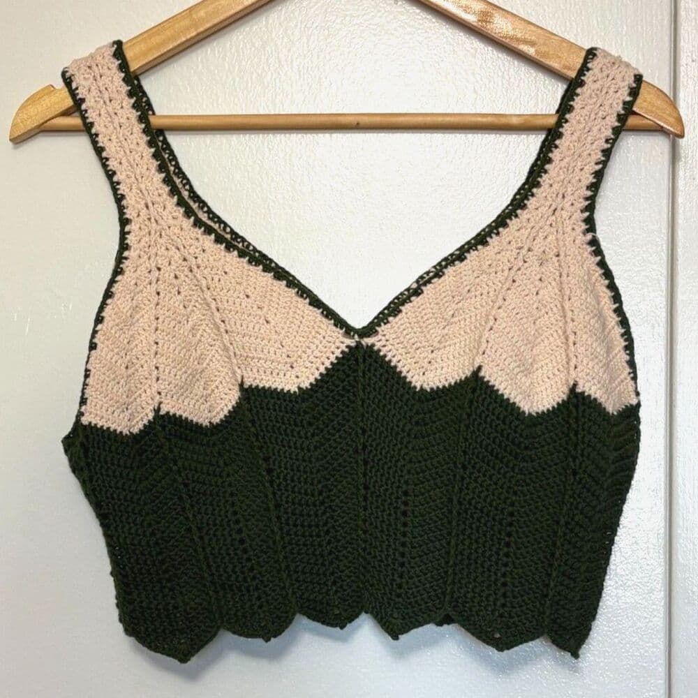Handmade Green and White Crochet Crop Top V Neck - Thumbnail 2