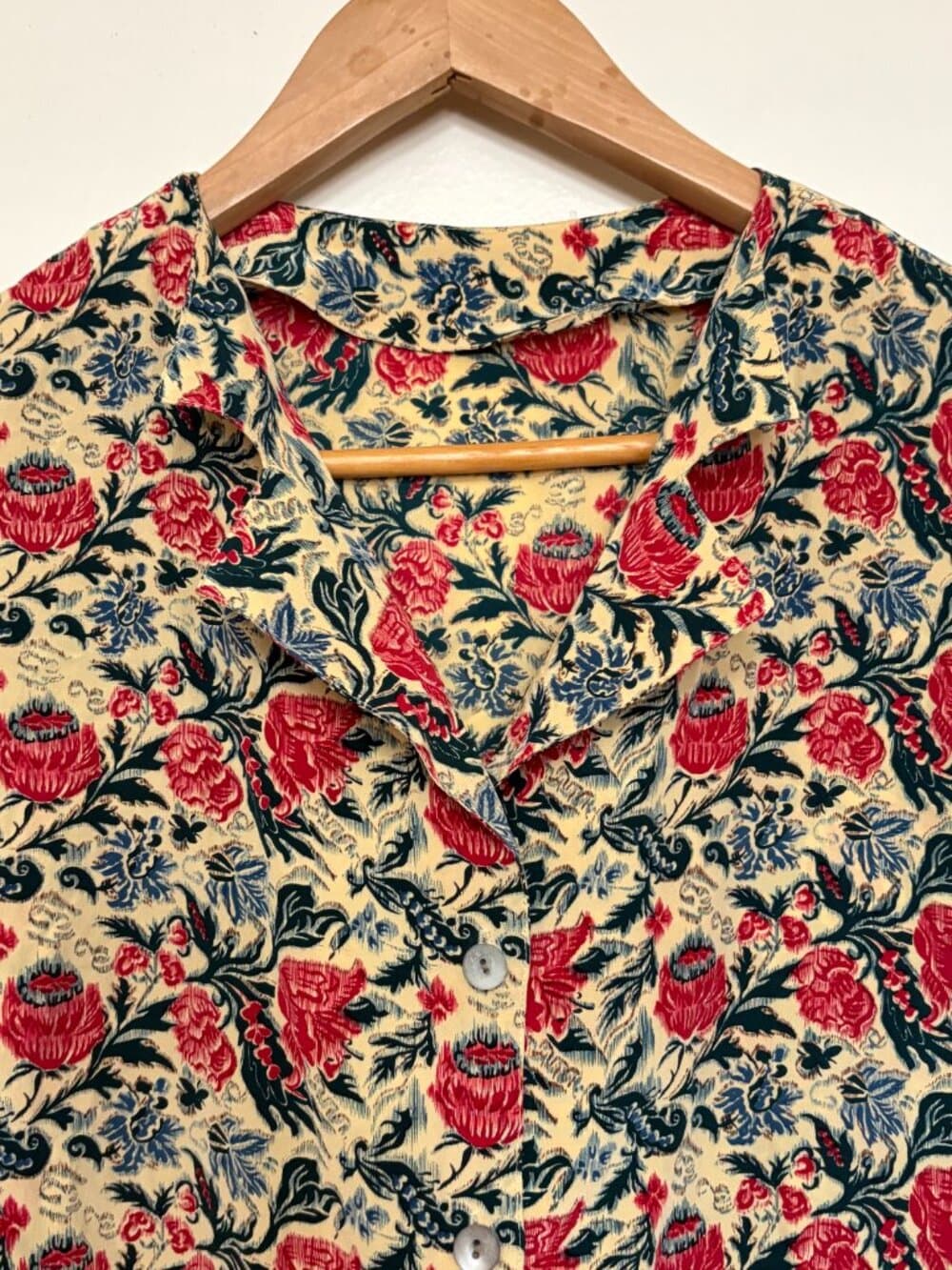 Vtg Floral Roses Cream Button Front Blouse Top Medium - Thumbnail 3