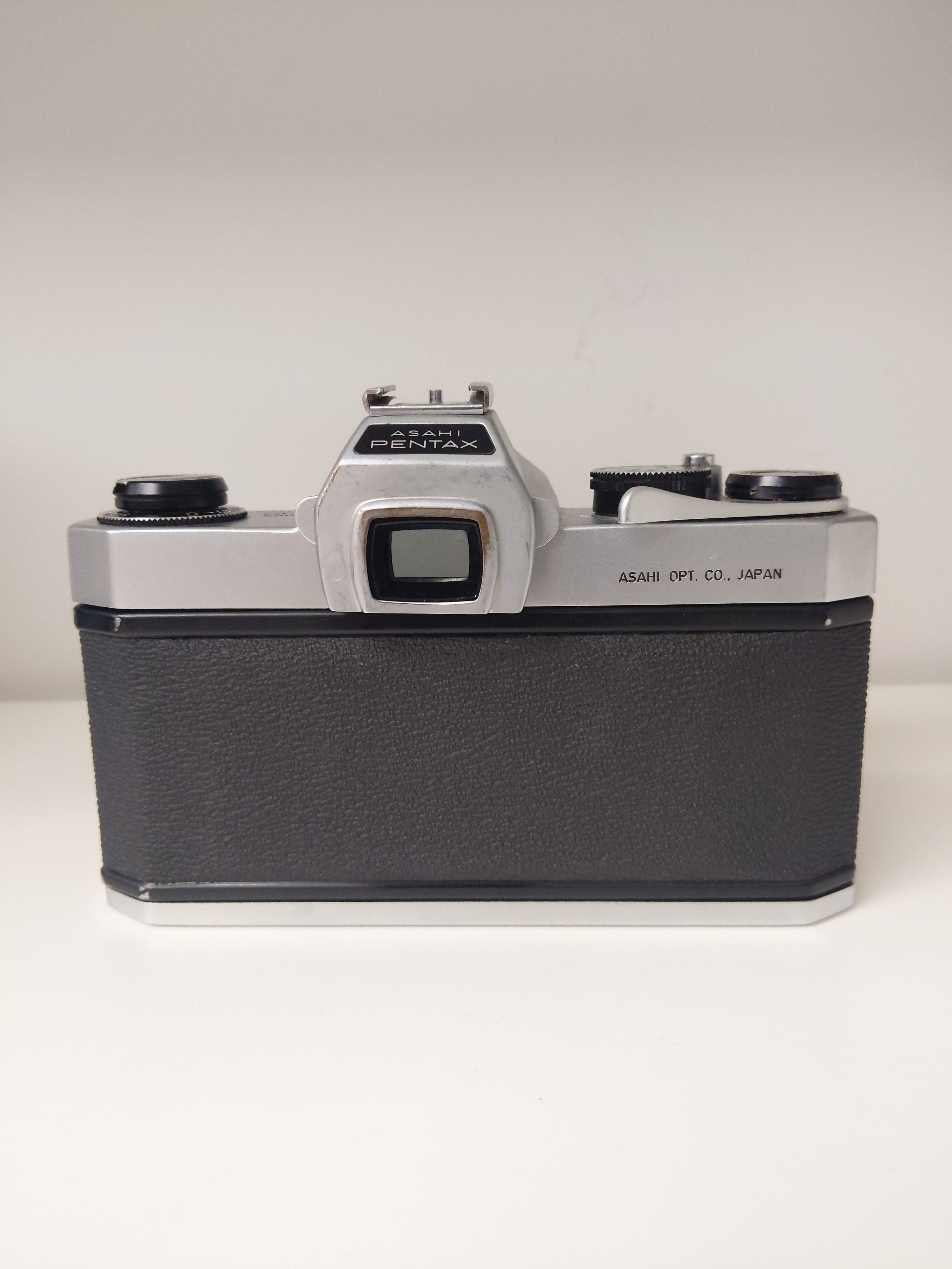 Honeywell Pentax SP500 35mm Film Camera w/ Strap, Coldshoe Adapter, Bottom Leather Case (Body only) #0993 - Thumbnail 2