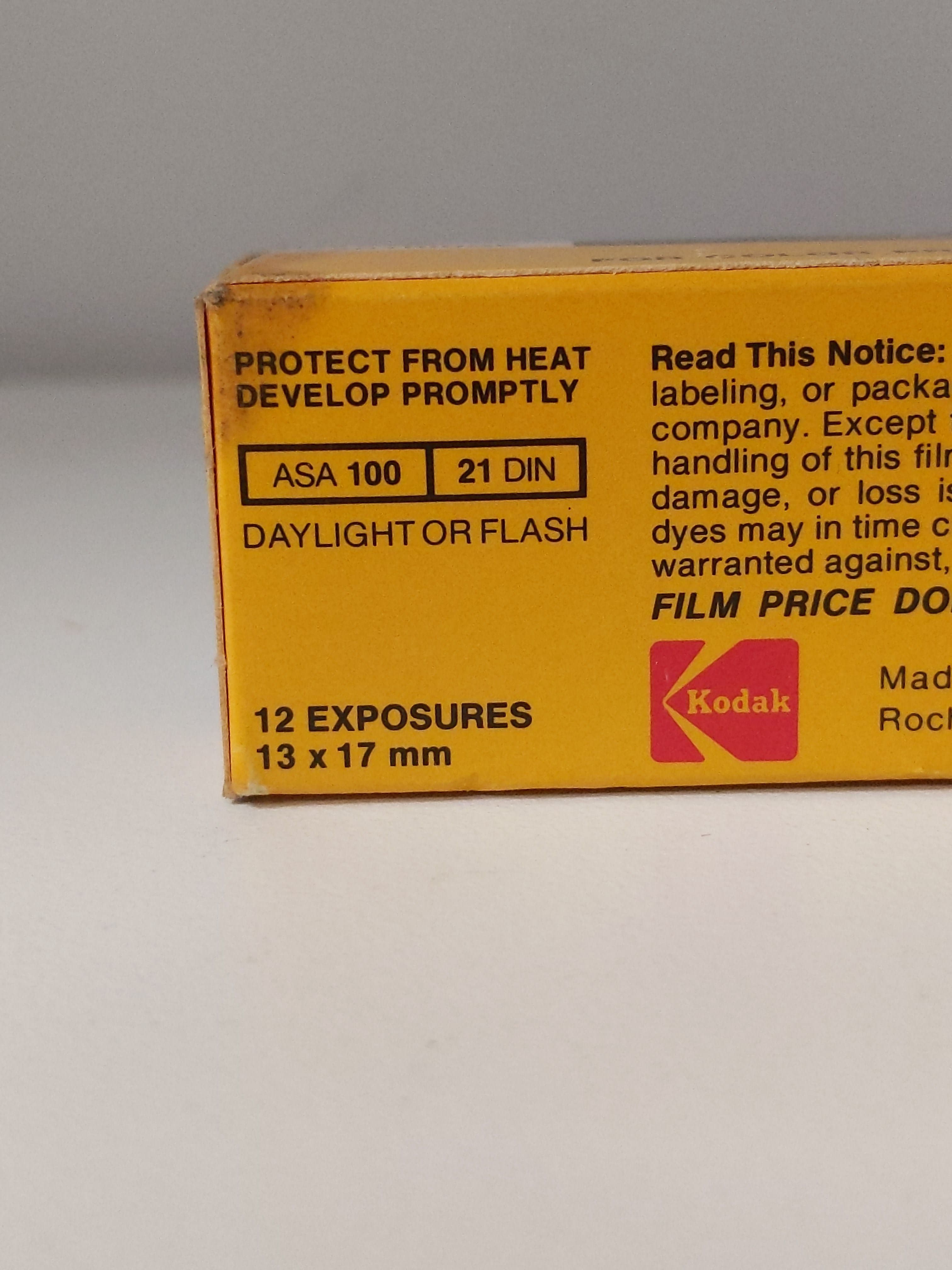 Kodacolor II Color Film, 110 Cartridge, 12exp w/ Sealed Box (Exp. 12/1980) #1024 - Thumbnail 4