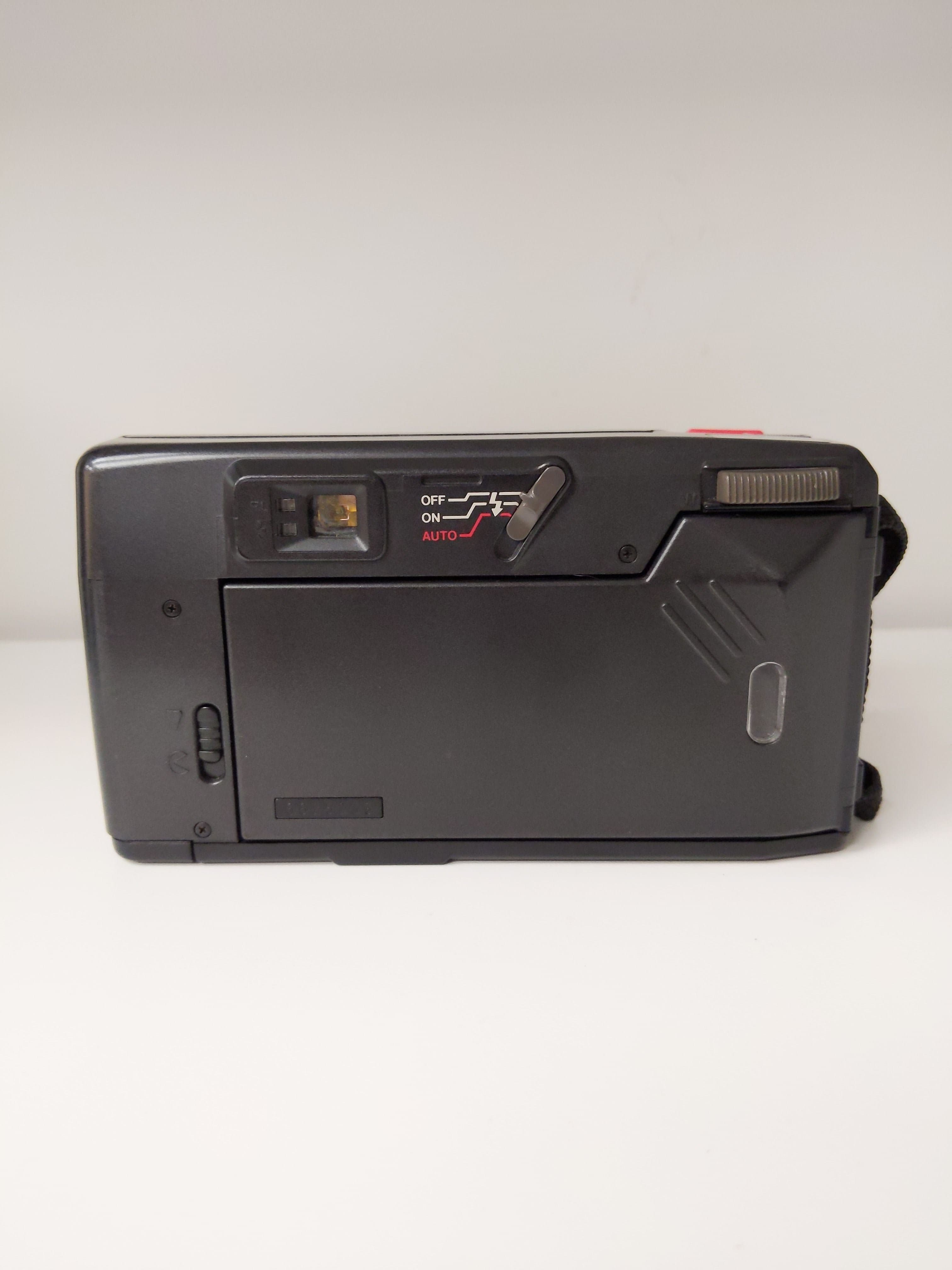 Pentax IQZoom70 Point & Shoot 35mm Film Camera w/ Strap #0945 - Thumbnail 2