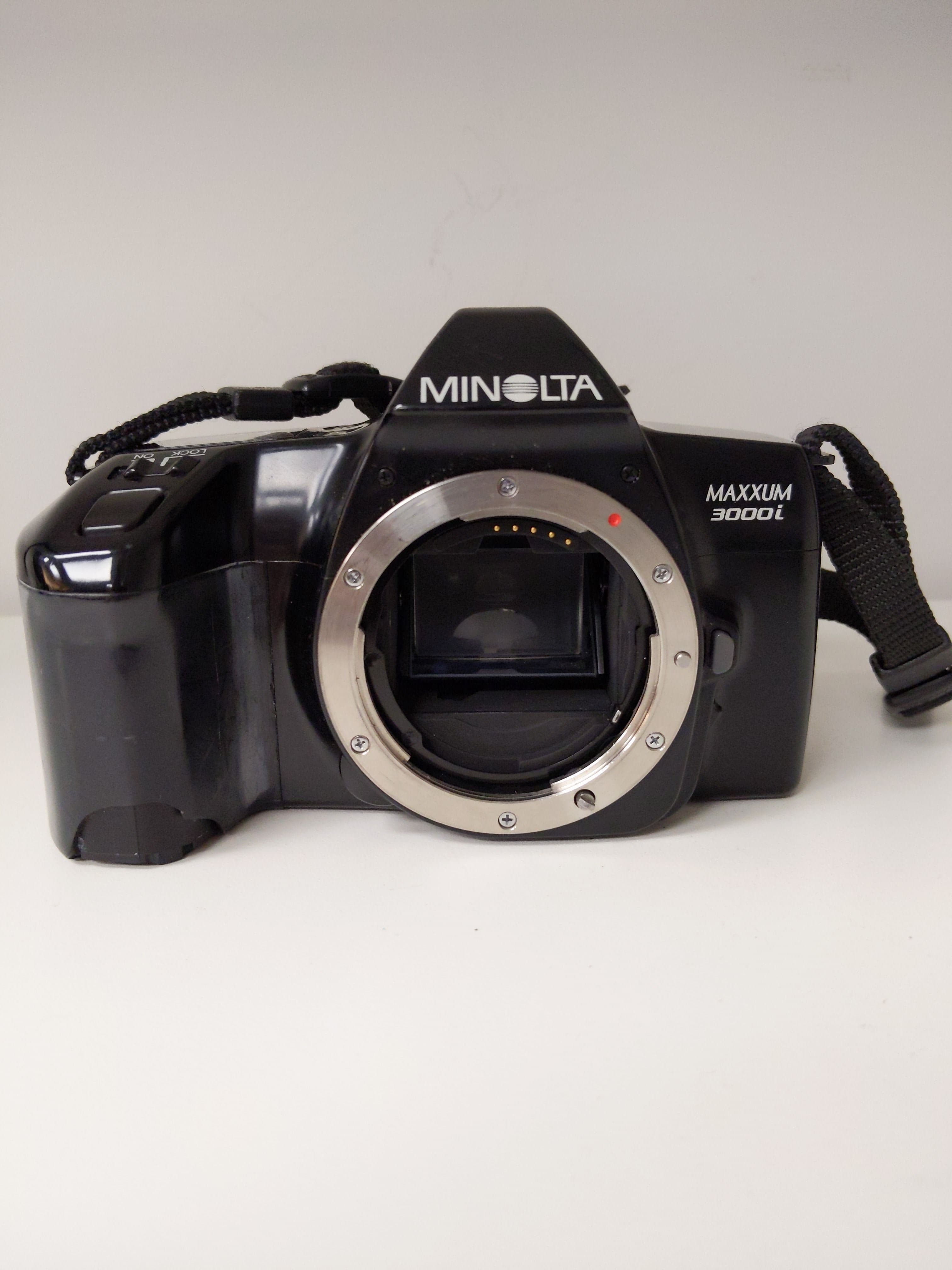 Minolta Maxxum 3000i 35mm Film Camera w/ Strap (Body only) #0966
