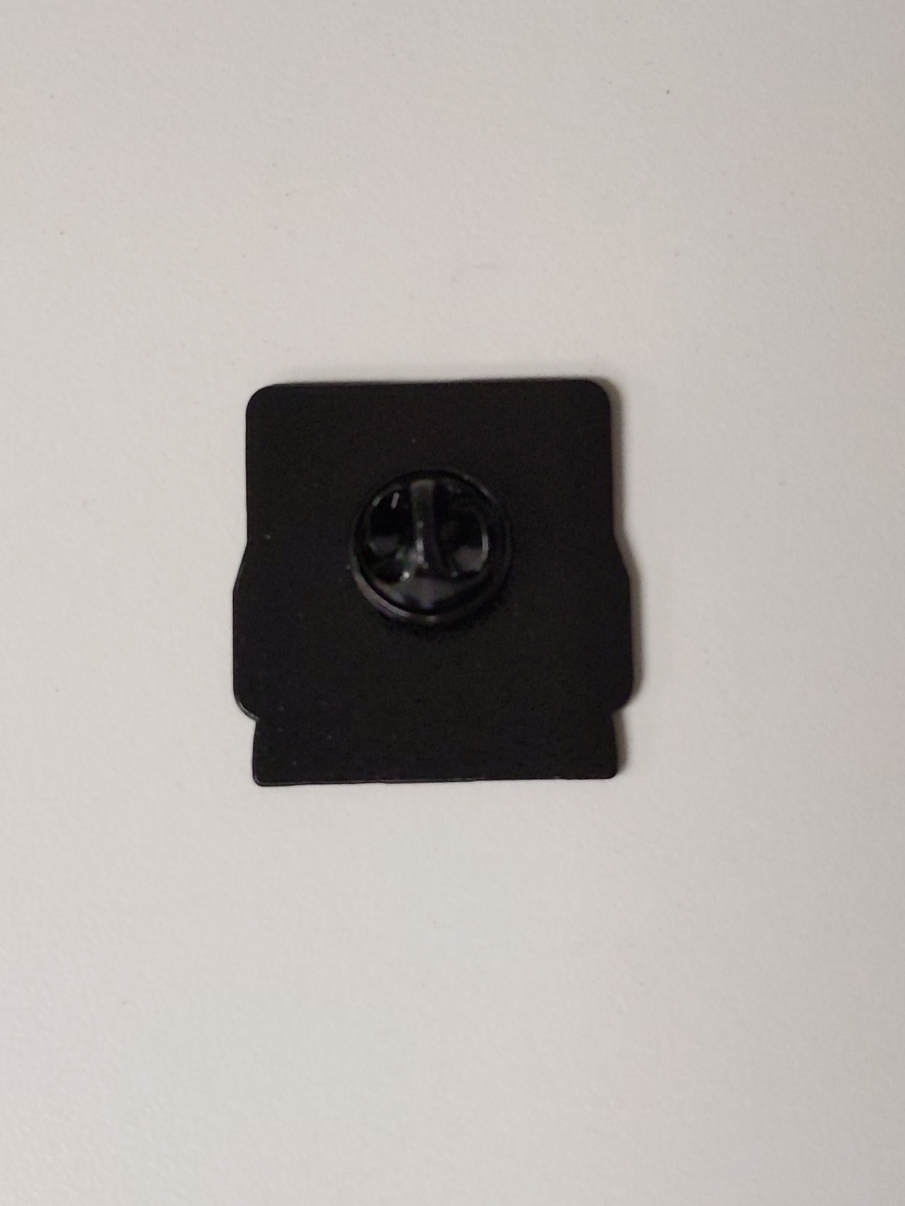 "Moment" White Polaroid Camera Enamel Pin #0937 - Thumbnail 2