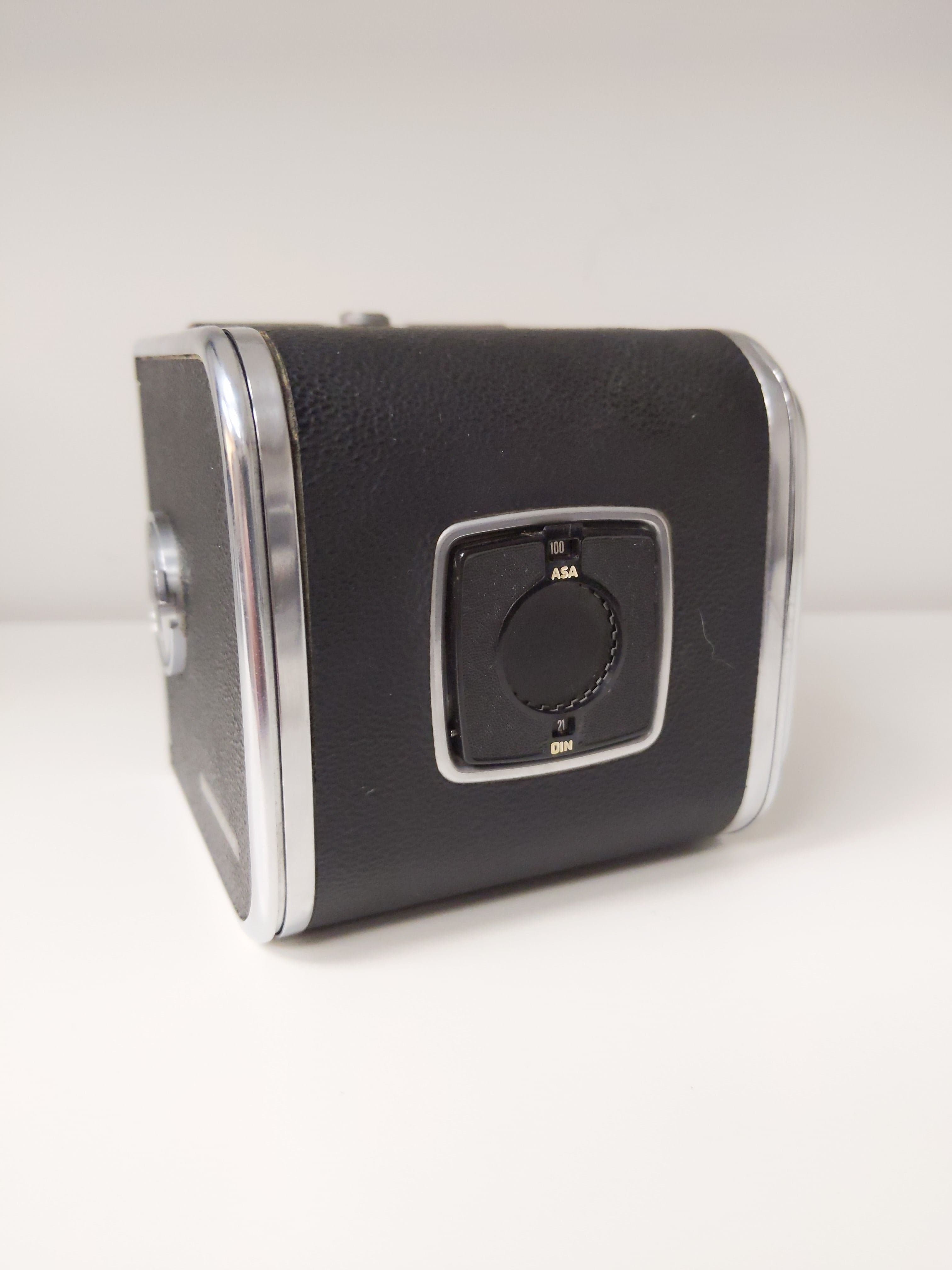Hasselblad A70 Film Back w/ Spool #0903 - Thumbnail 3