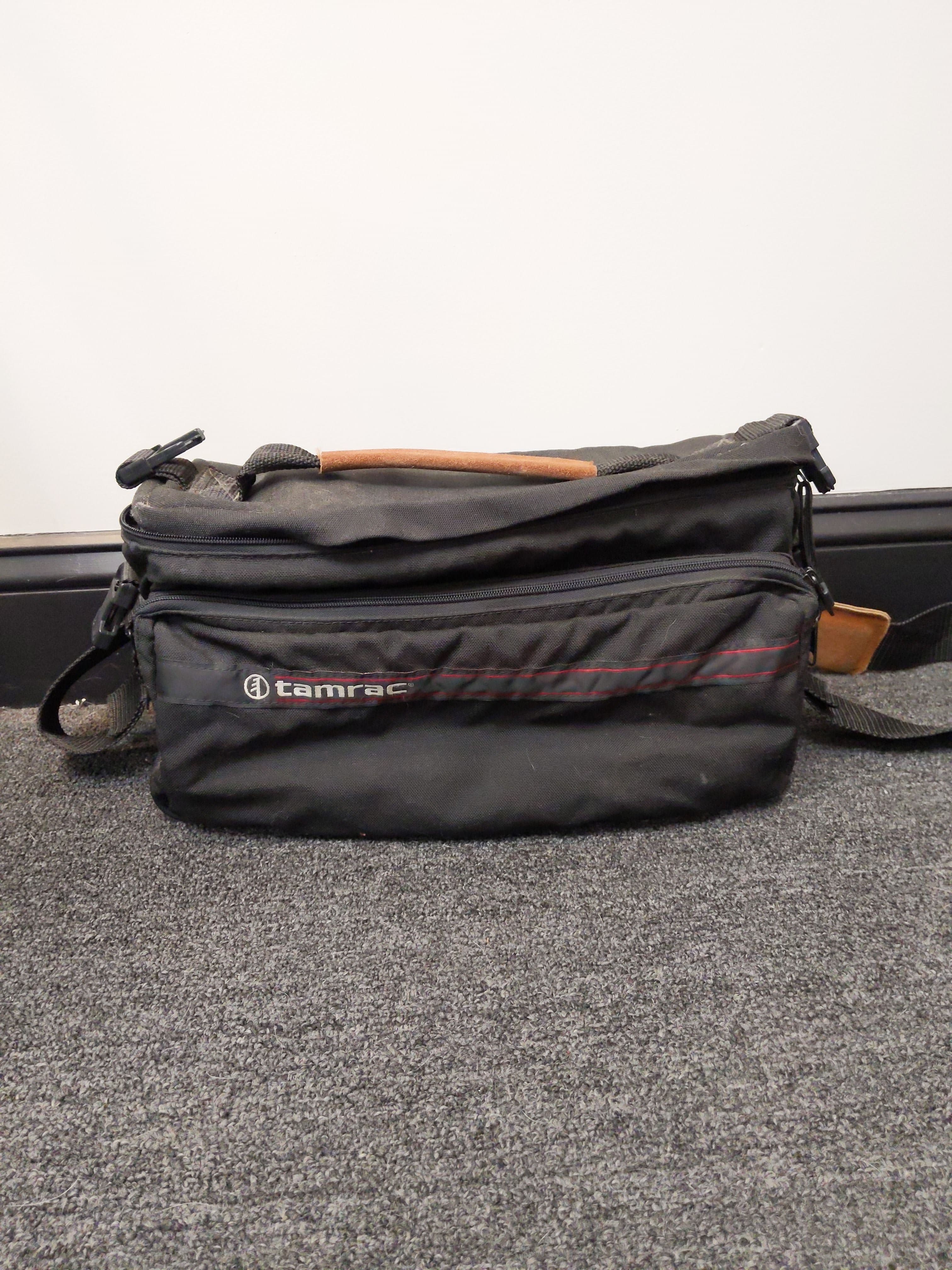 Tamrac Shoulder Camera Bag w/ Dividers (Black) #0828 - Regular