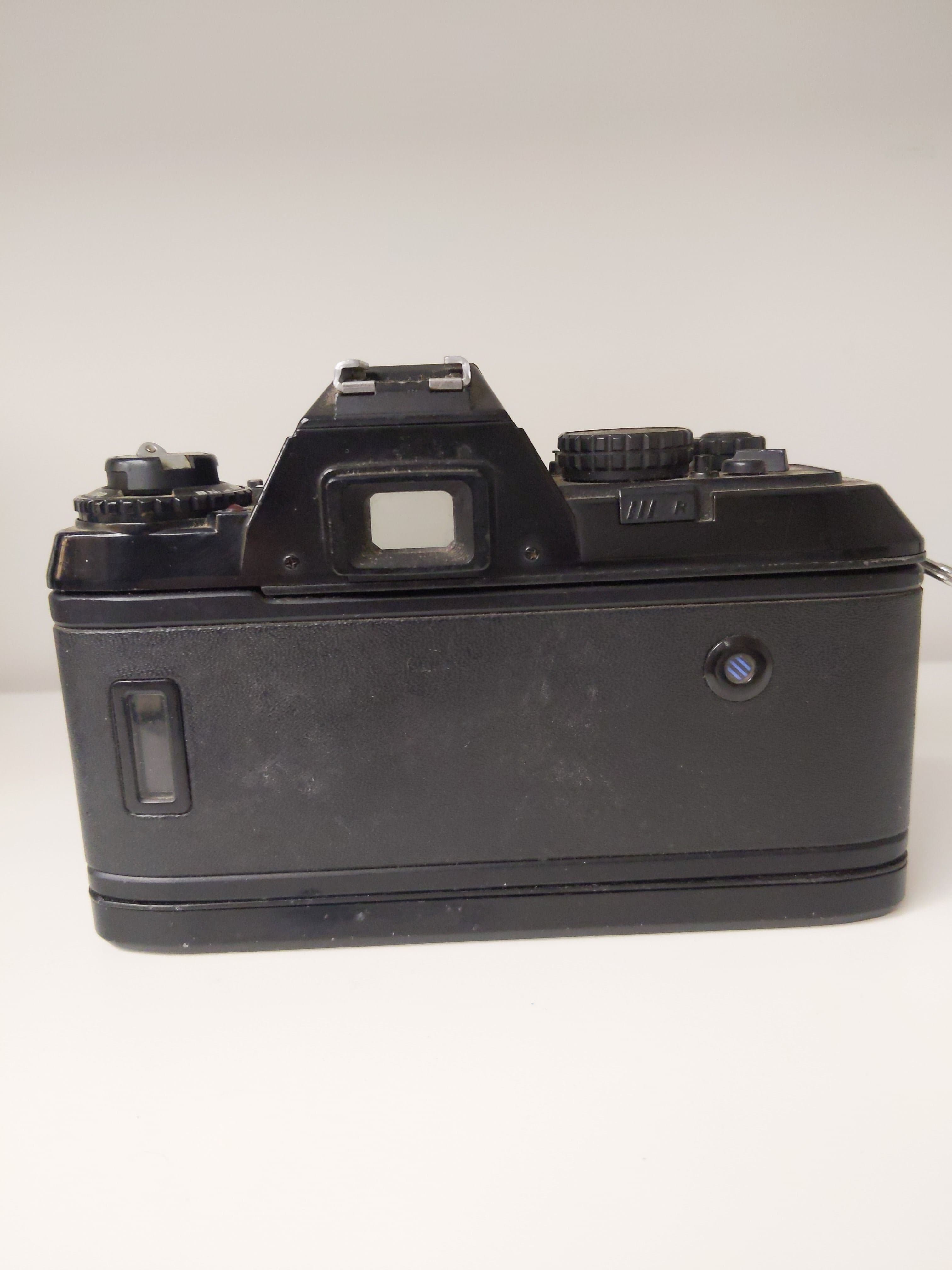 Nikon N2000 35mm Film Camera #0890 - Thumbnail 2