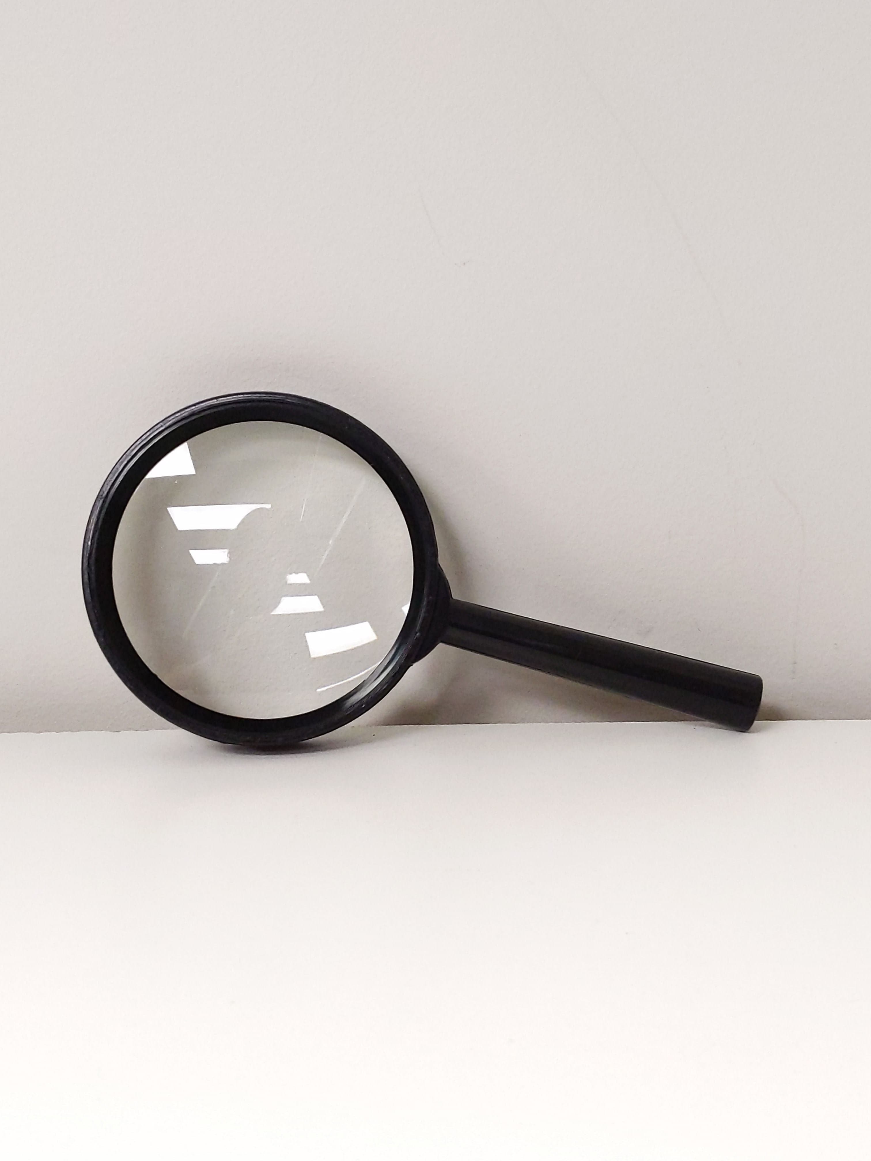 Magnifying Glass with Handle #0694