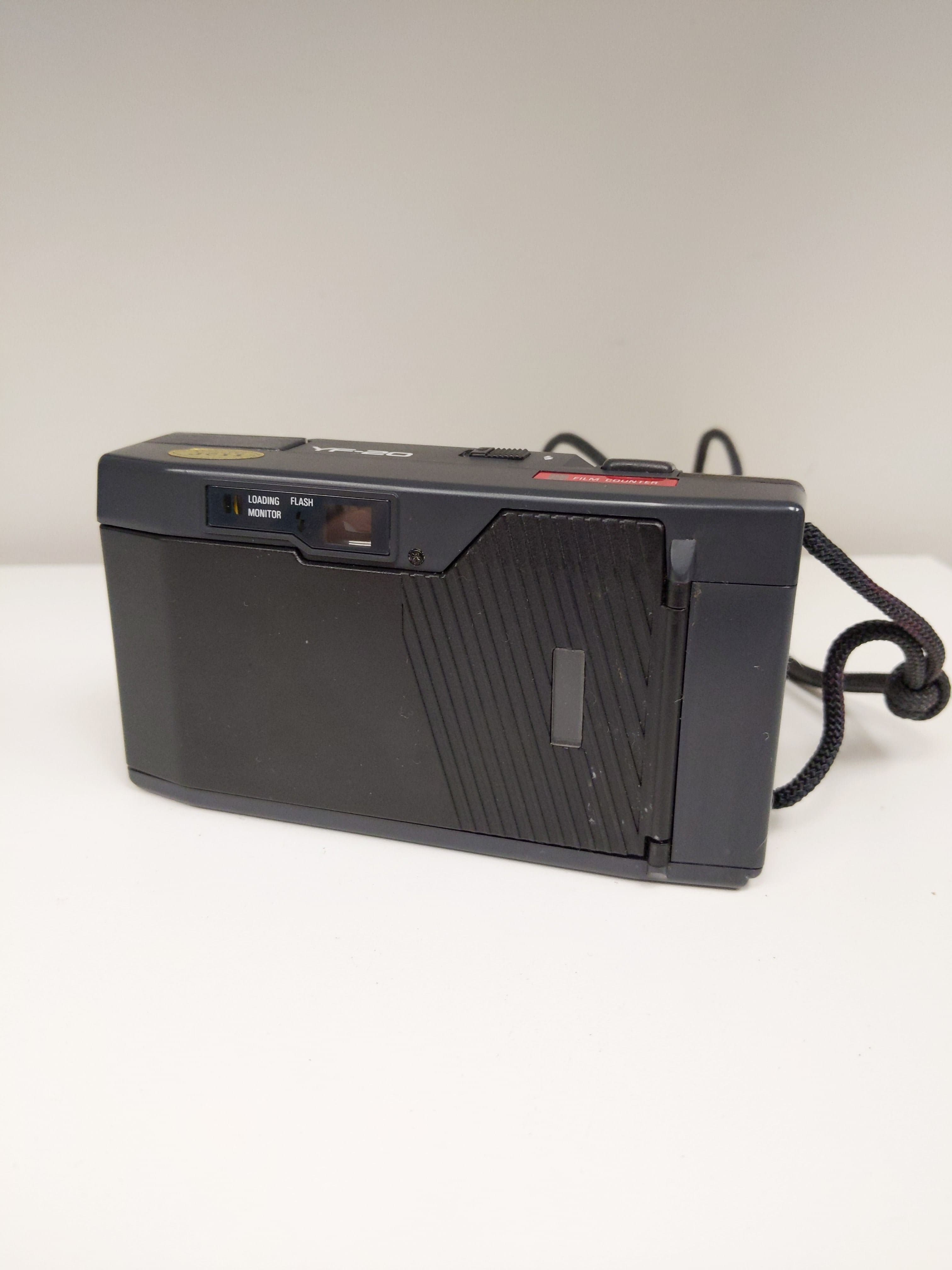 Ricoh YF-20 Point & Shoot Electronic 35mm Camera w/ Case, Strap, & Partial Original Box #0671 - Thumbnail 2