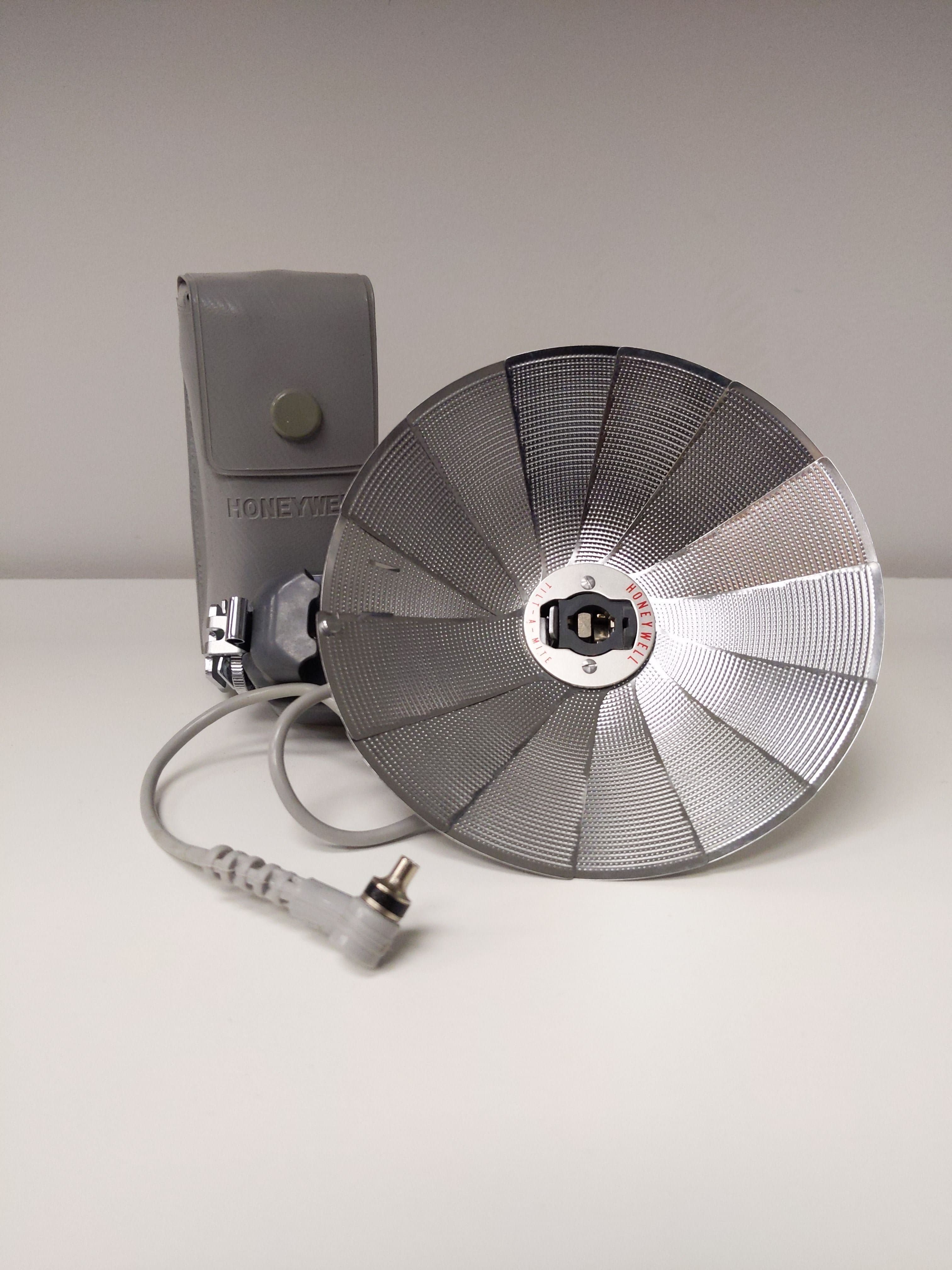Honeywell Tilt-A-Mite Fan External Flash w/ Case #0399