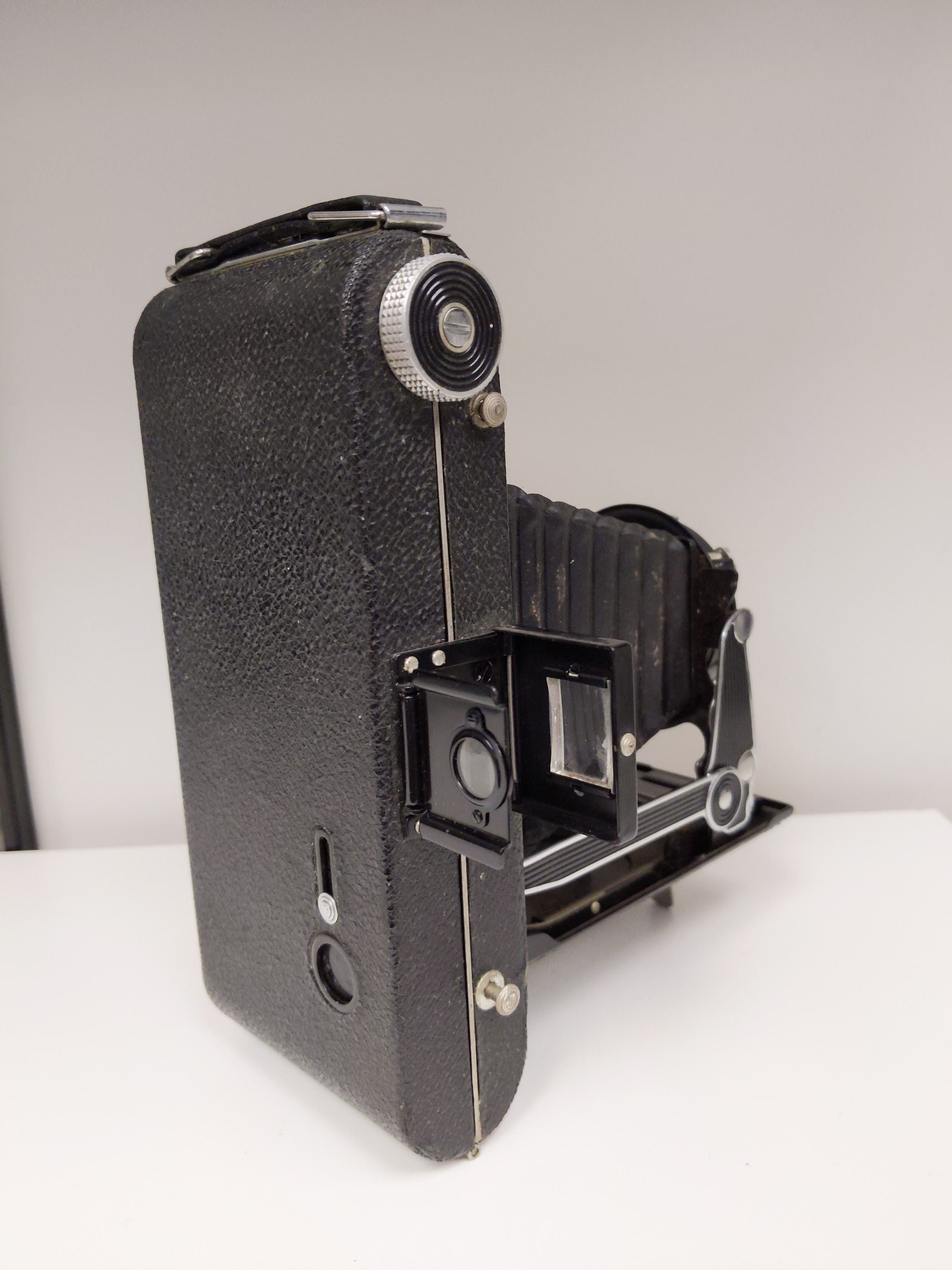 Kodak Senior Six-16 Folding Bellows 616 Film Camera (Silver, Anastigmat Lens) #0664 - Thumbnail 2