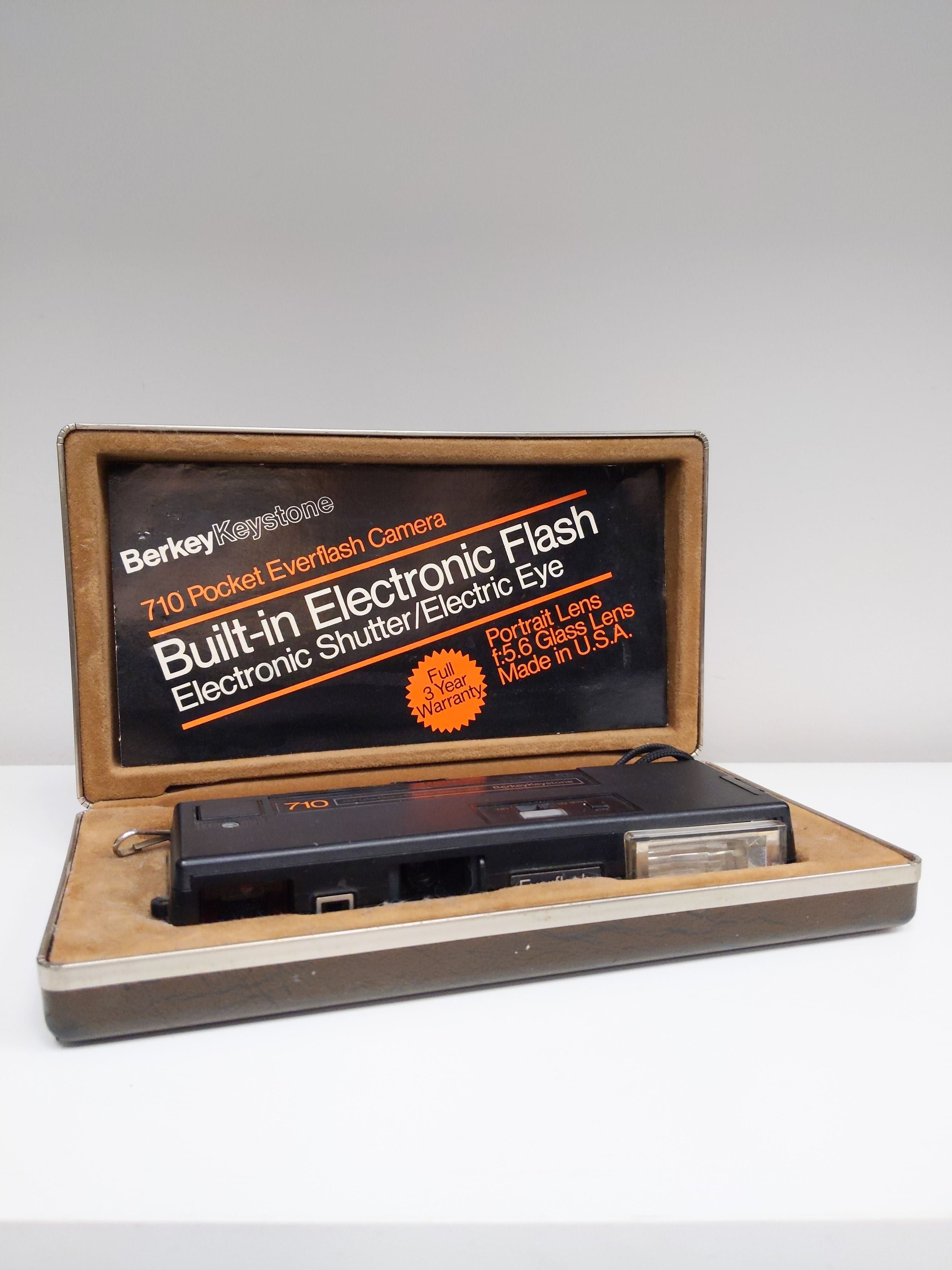 Berkey 710 Keystone Pocket Everflash 110 Film Camera w/ Original Case #0475 - Thumbnail 2