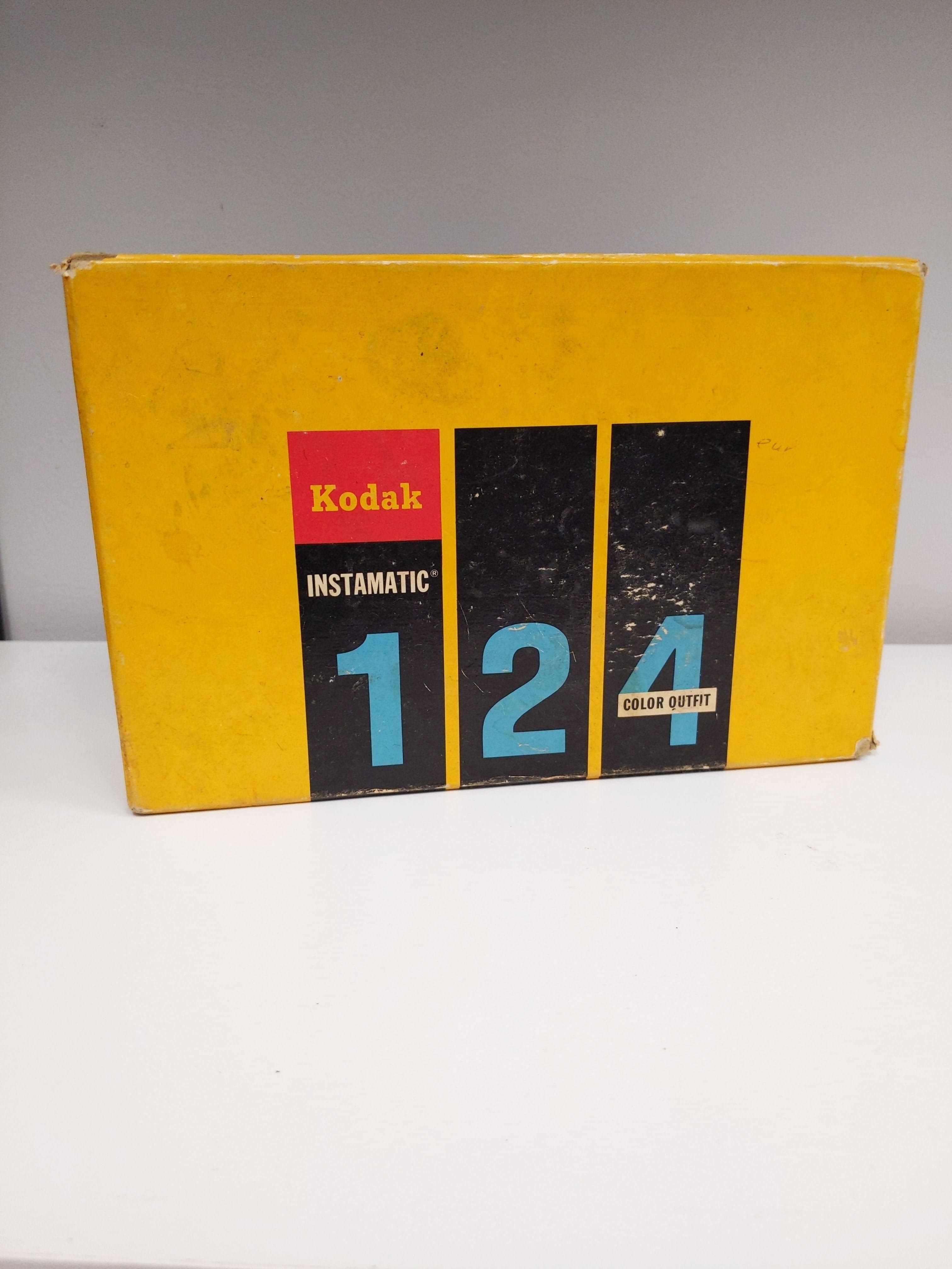 Kodak Instamatic 124 Color Outfit 126 Film Camera w/ Original Box #0448