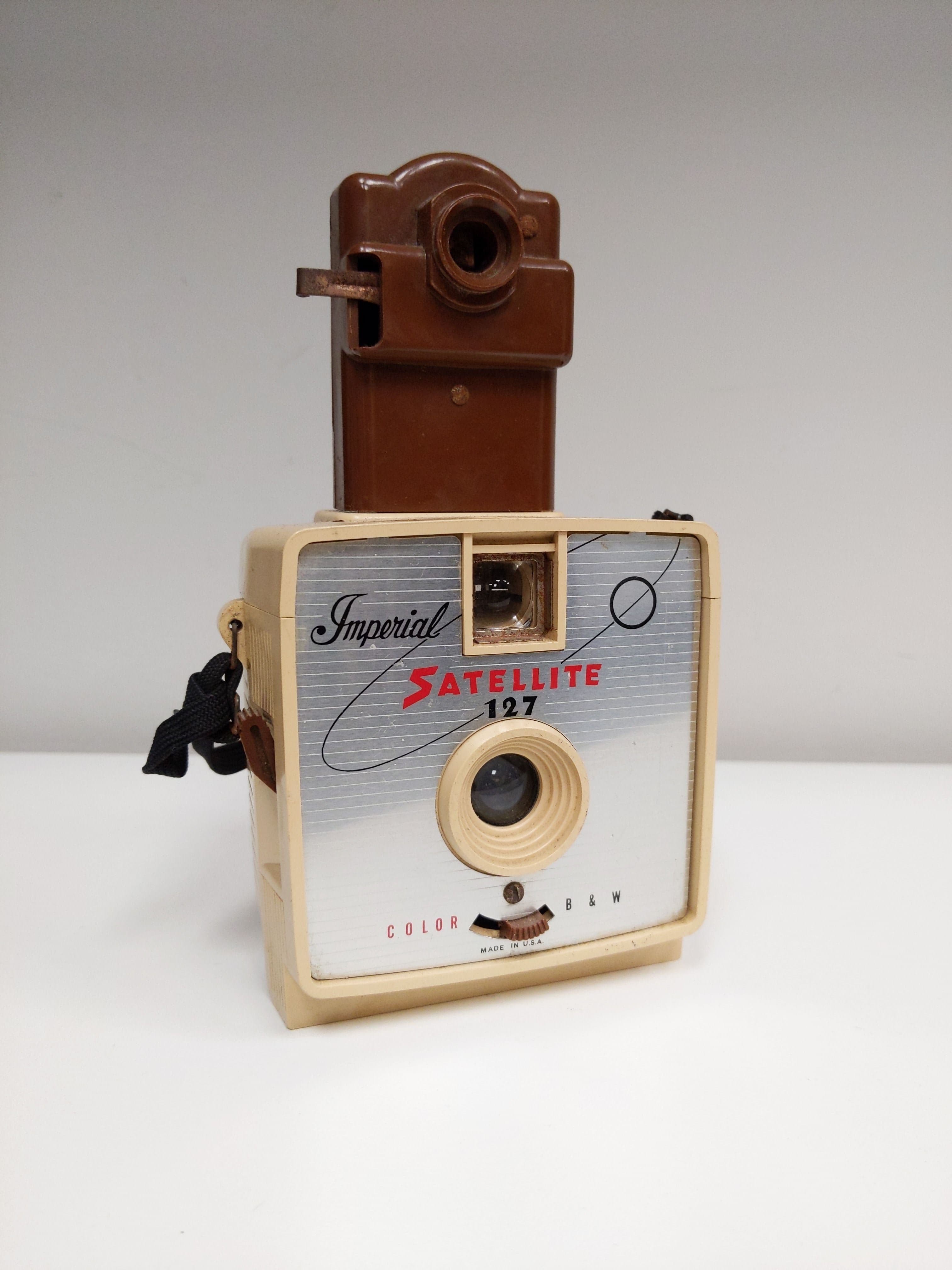 Imperial Satellite 127 Camera (Tan) w/ Imperial II Flash & Strap #0375