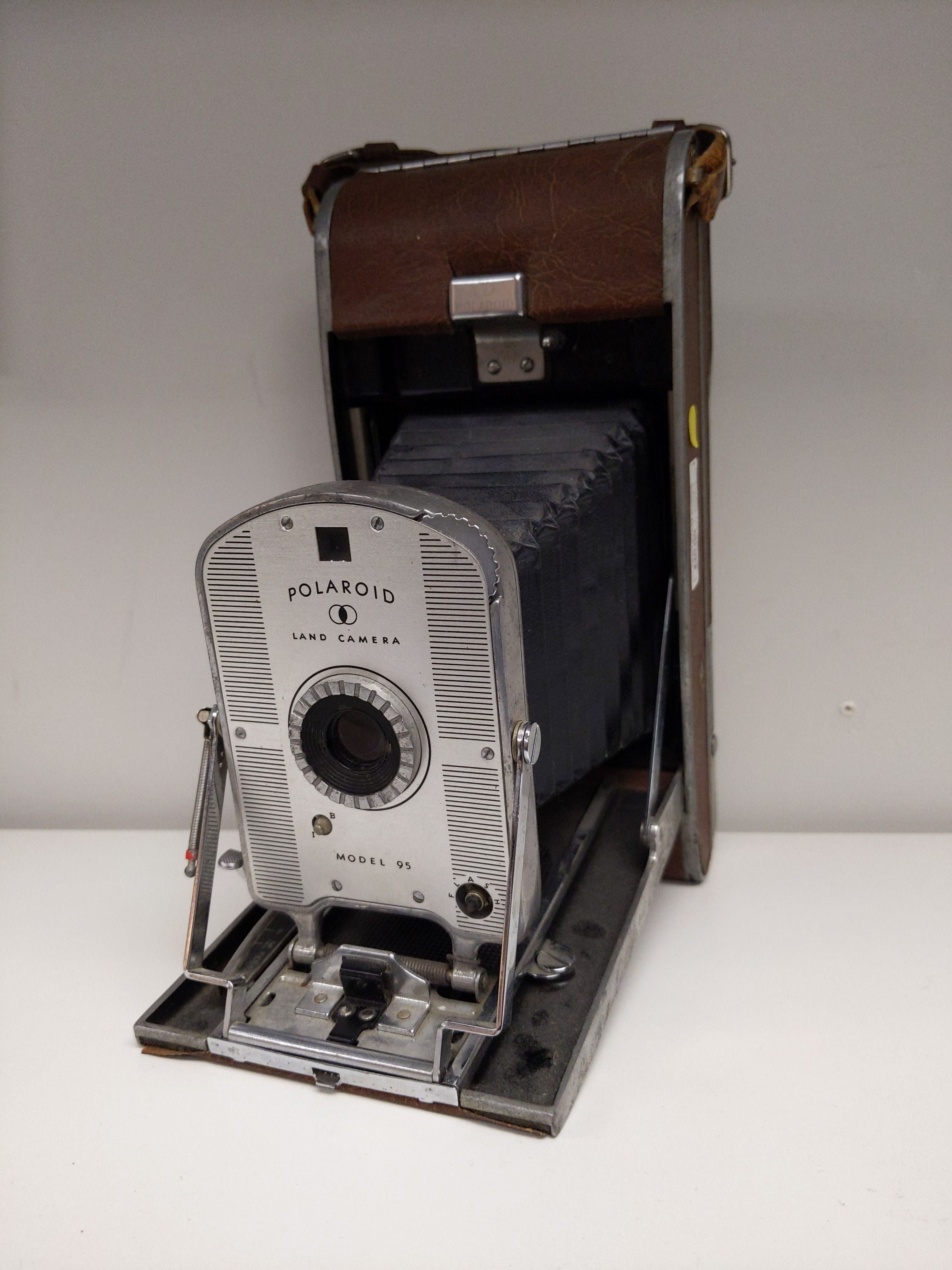 Polaroid Model 95 Land Camera #0328