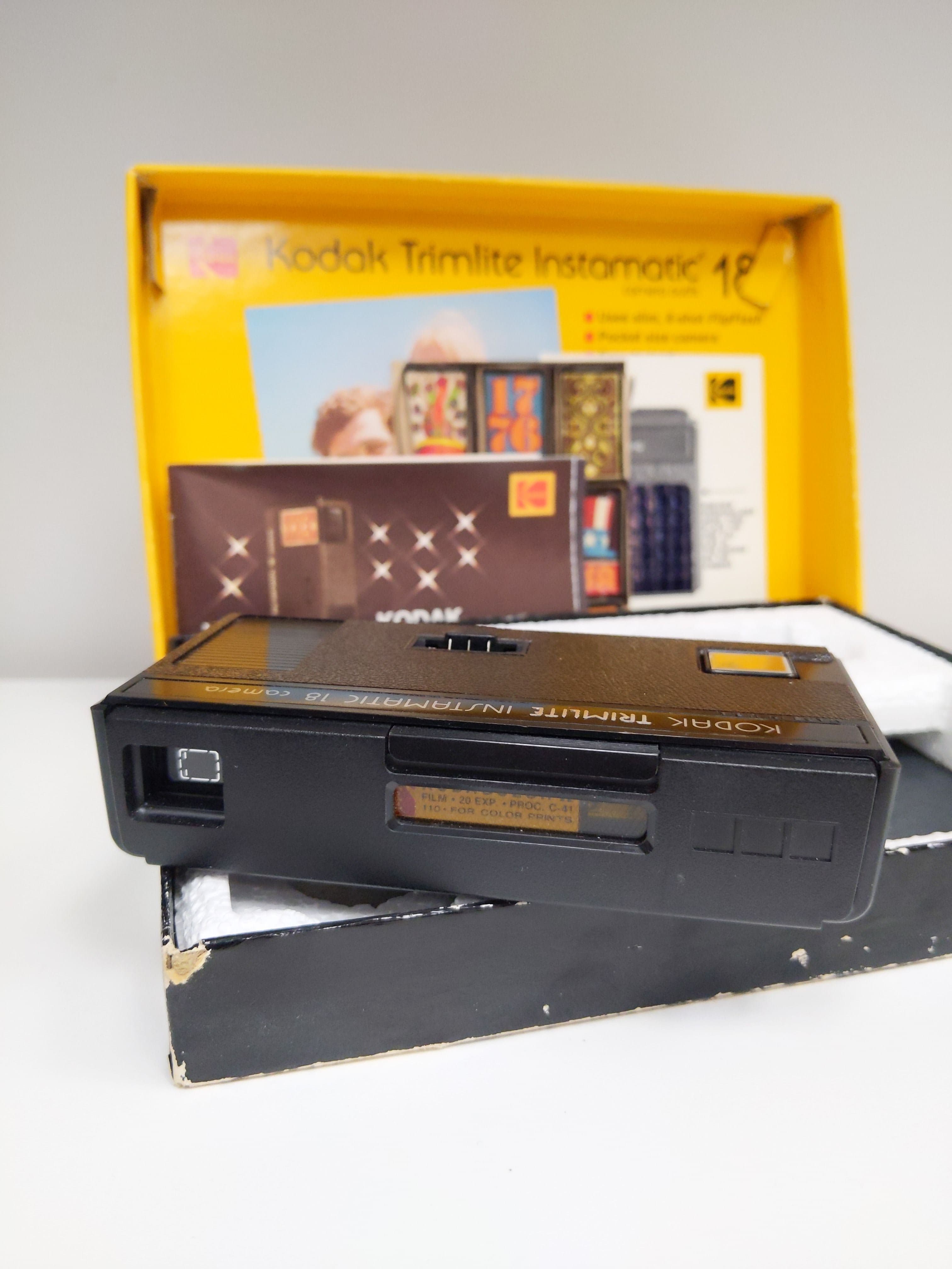Kodak Trimlite Instamatic 18 Camera w/ Original Box, 110 Film, Stickers #0217 - Regular - Thumbnail 3