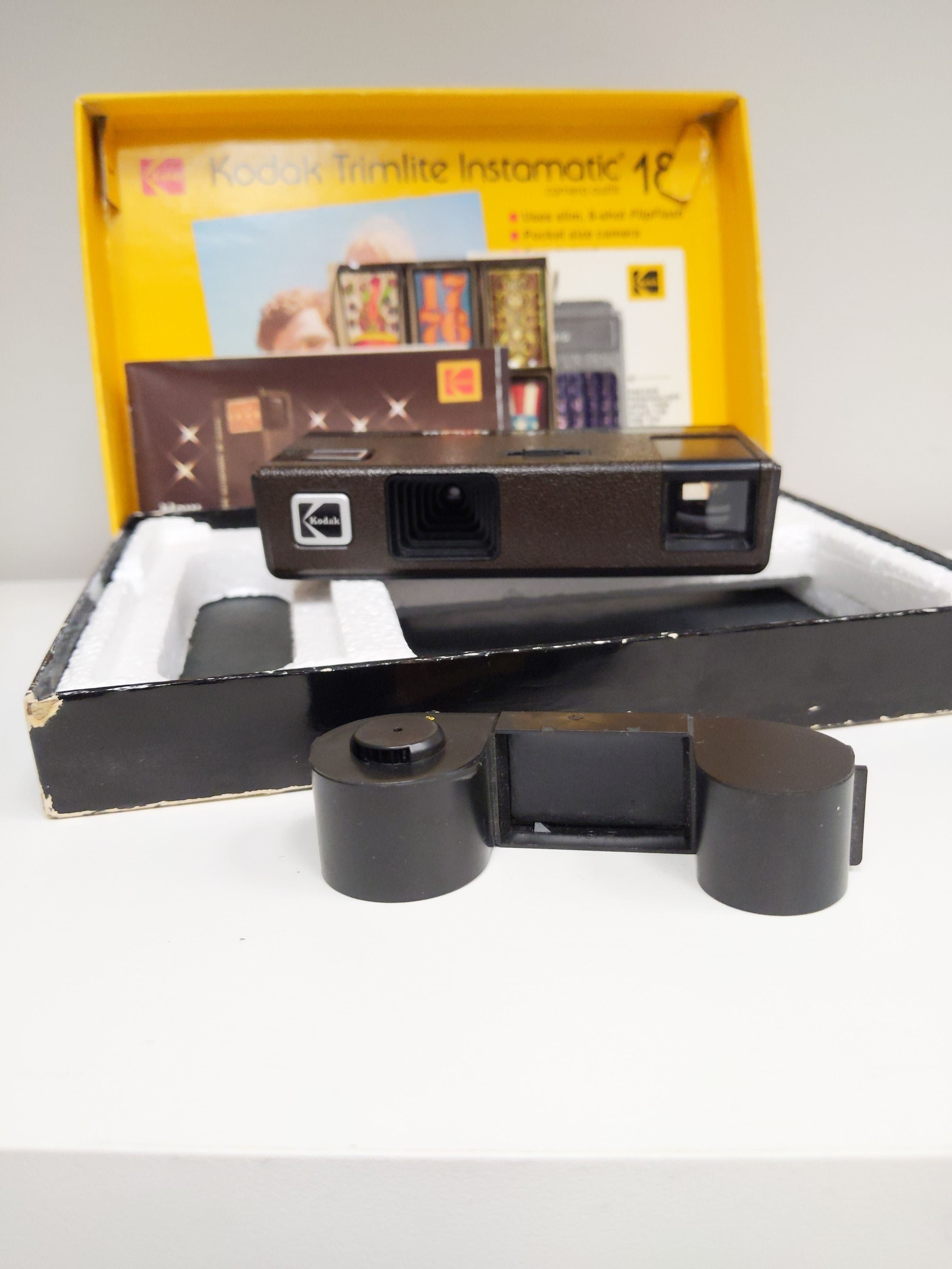 Kodak Trimlite Instamatic 18 Camera w/ Original Box, 110 Film, Stickers #0217 - Regular - Thumbnail 4