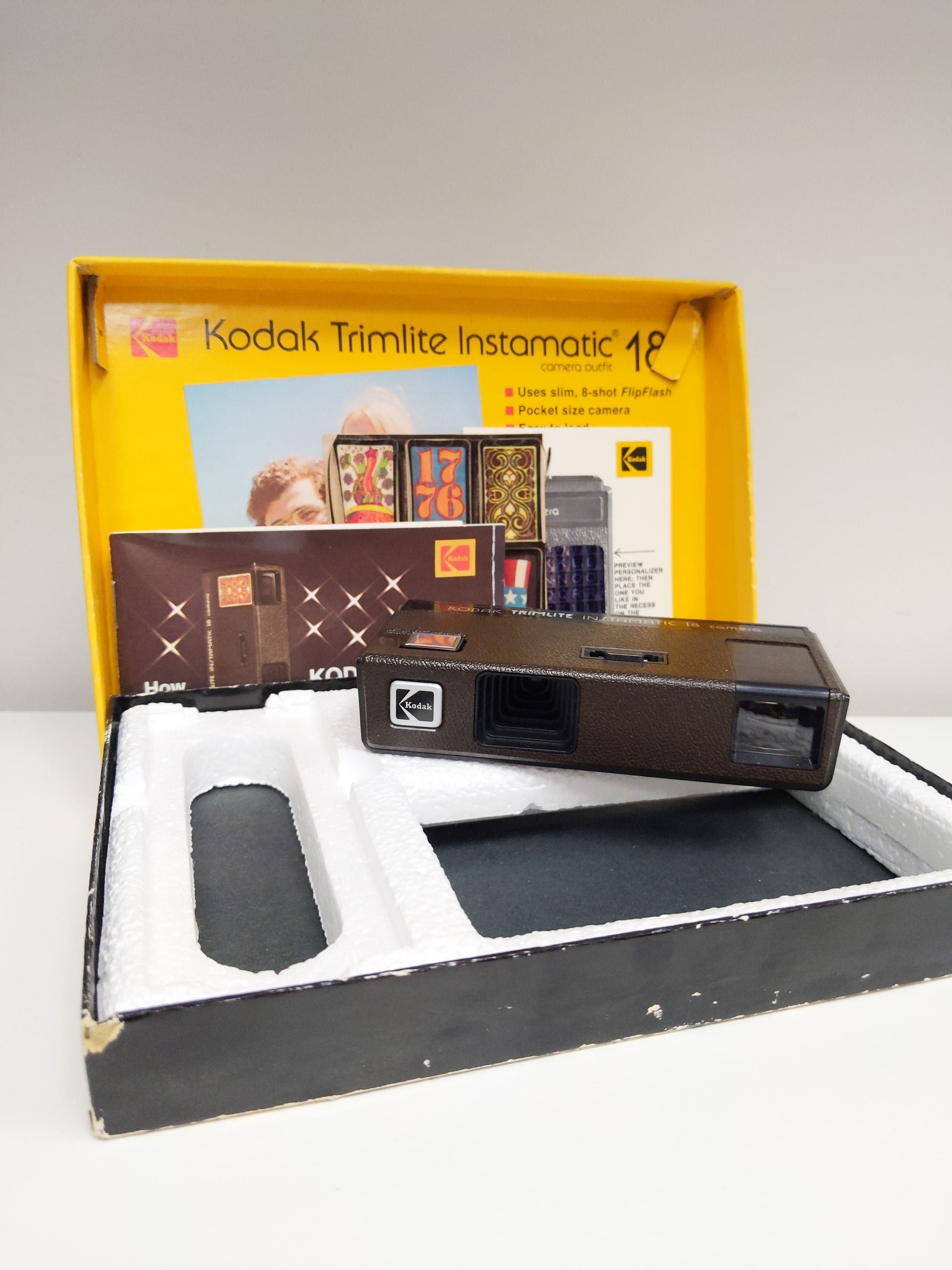 Kodak Trimlite Instamatic 18 Camera w/ Original Box, 110 Film, Stickers #0217 - Regular - Thumbnail 2
