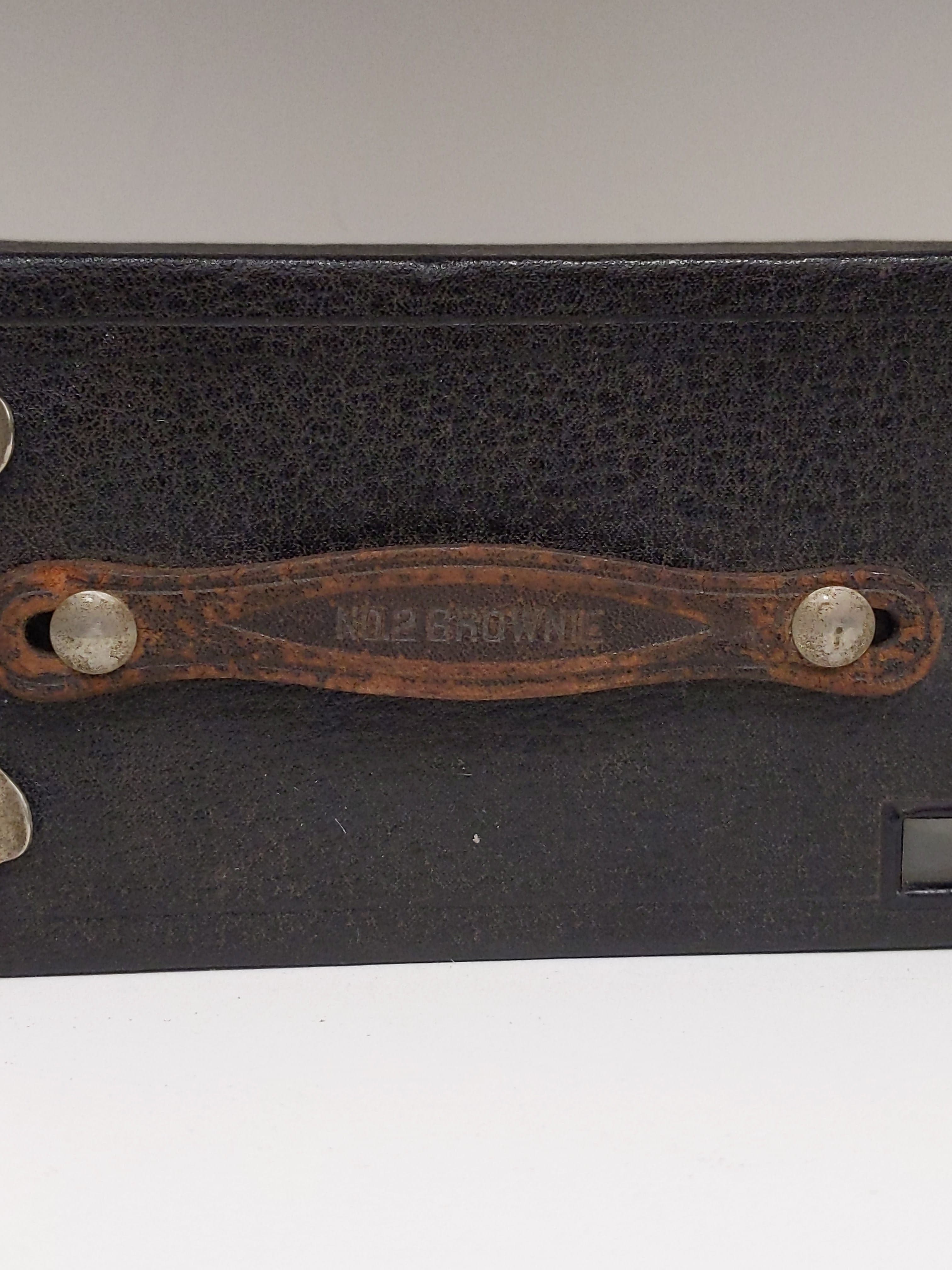 Kodak No. 2 Brownie Model D 120 Film Box Camera #0455 - Regular - Thumbnail 3