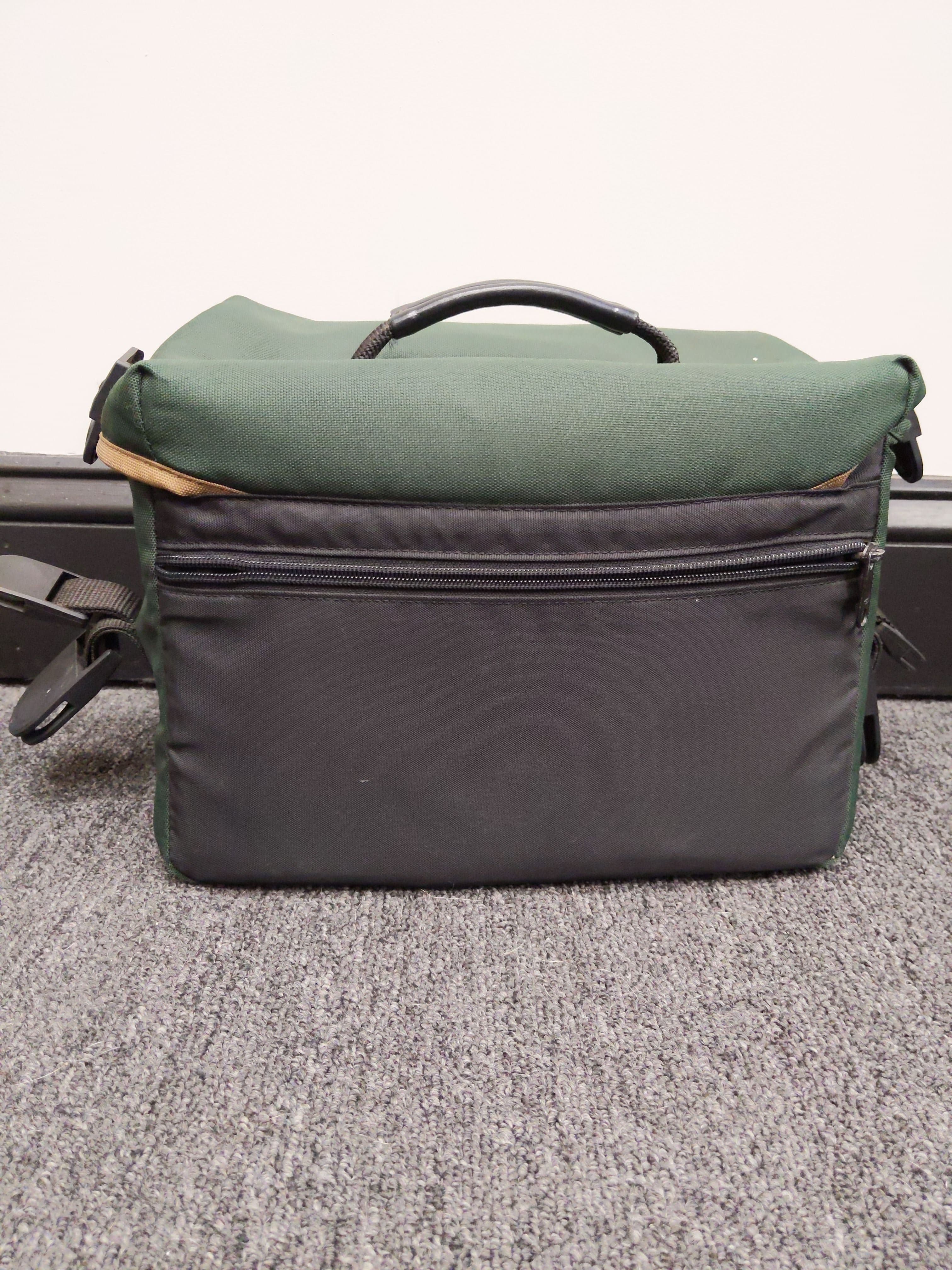 Tundra Targa Camera Bag w/ Dividers (Green) #0160 - Thumbnail 2