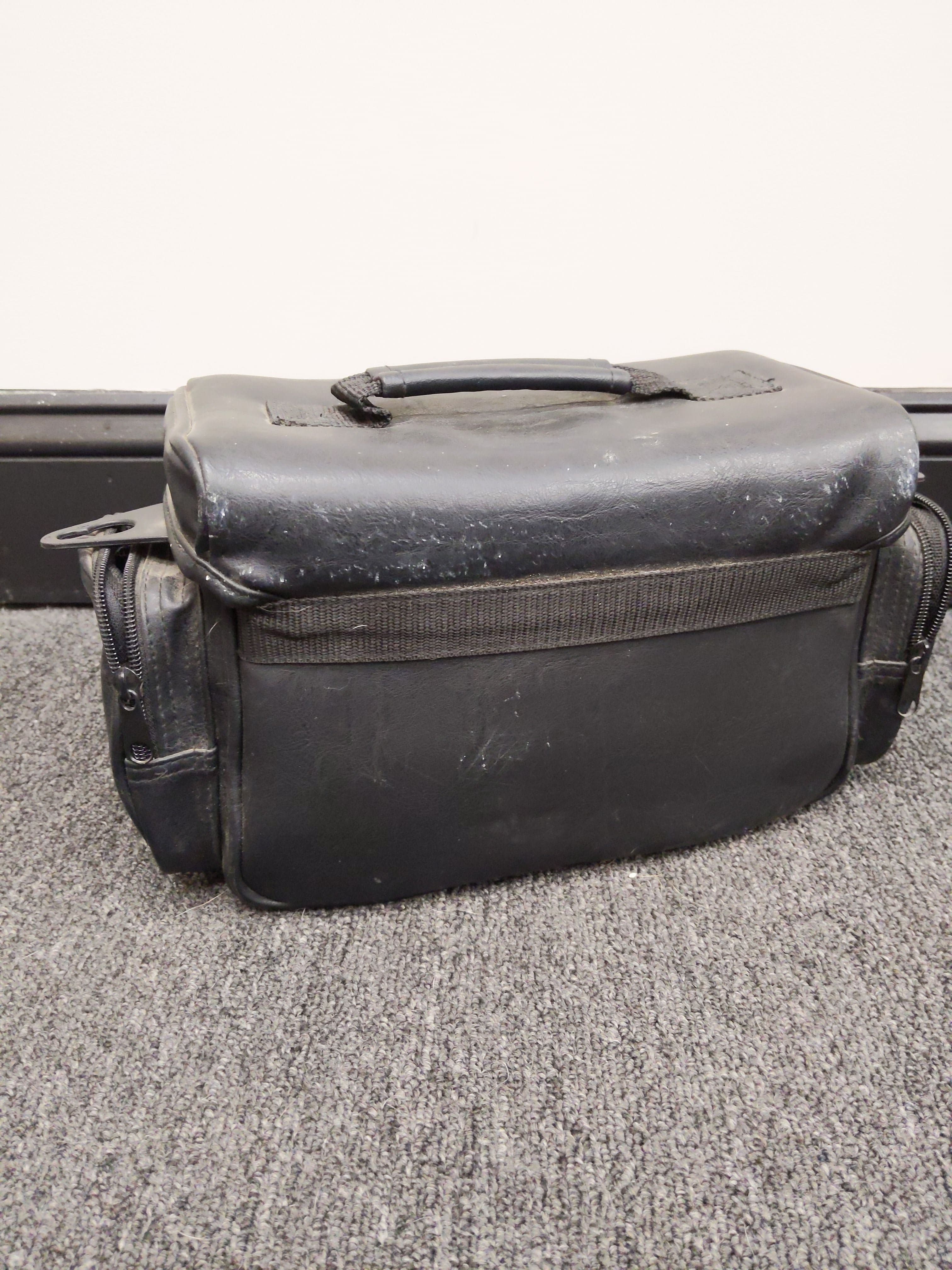 Quantaray Leather Camera Bag w/ Dividers (Black) #0152 - Thumbnail 3