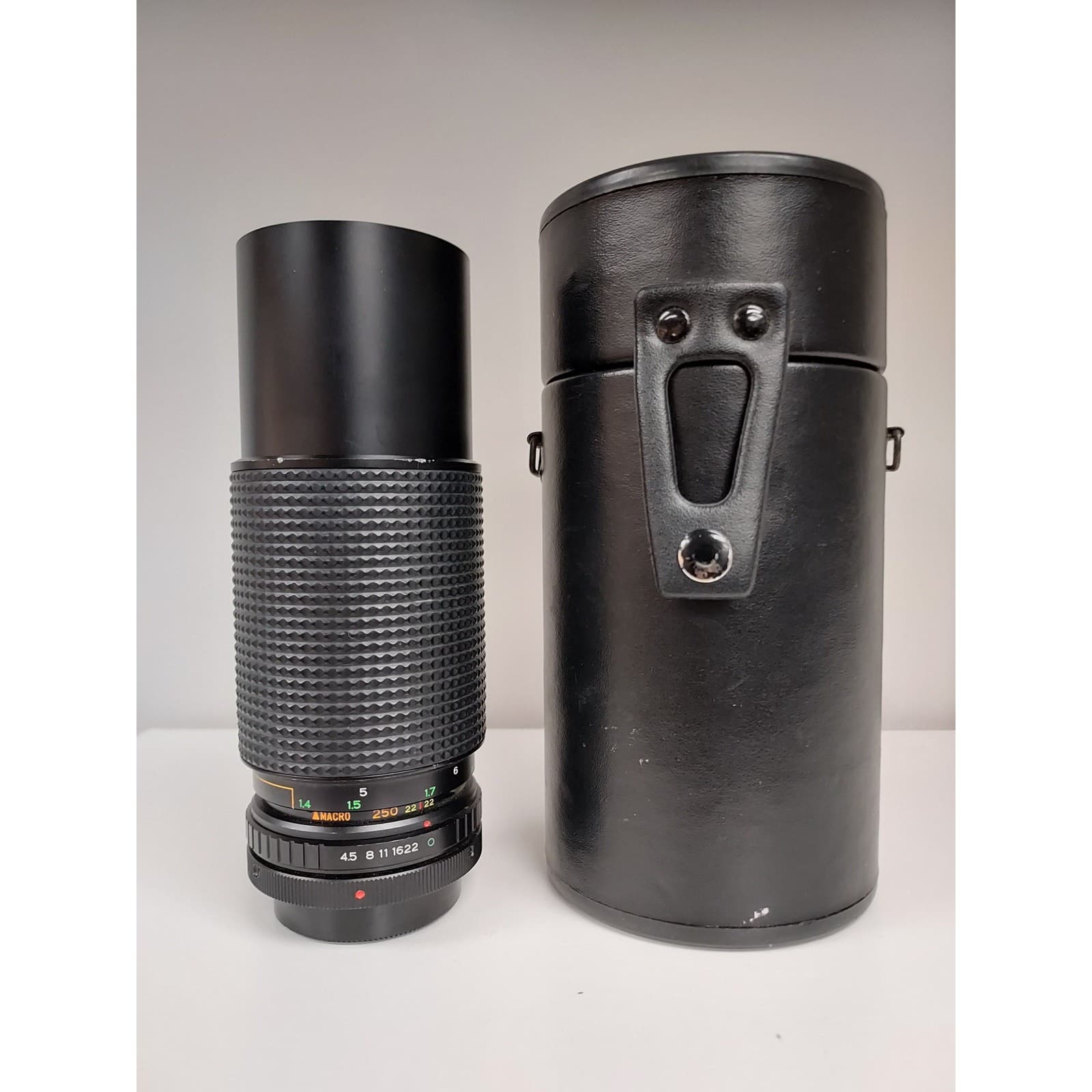 Sakar MC Zoom 80-250mm f/4.5-4.8 Lens w/ Case (Canon FD Mount) #0487 - Regular