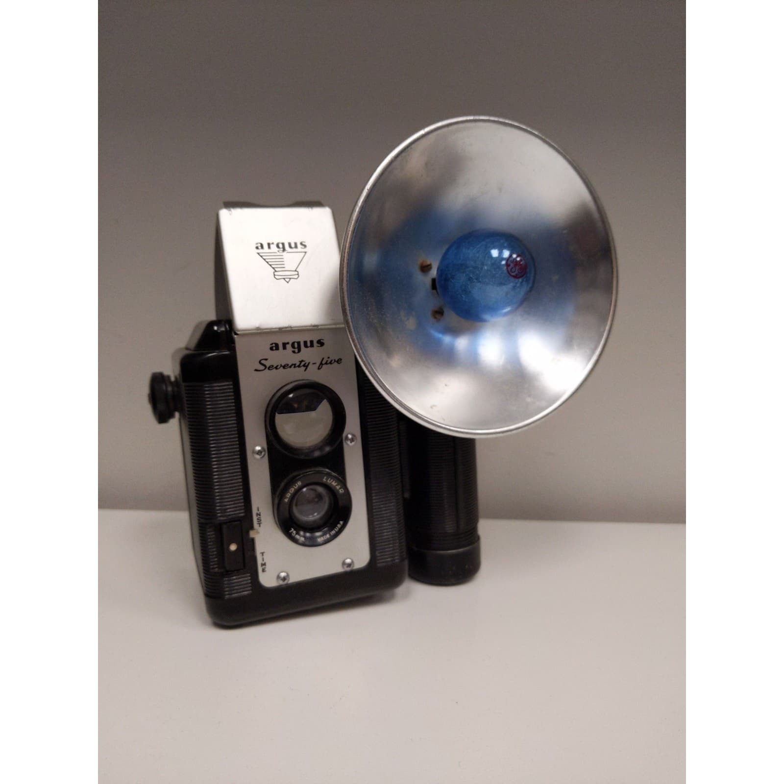 Argus Seventy-Five 620 Film Camera w/ External Flash Unit #0299 - Regular
