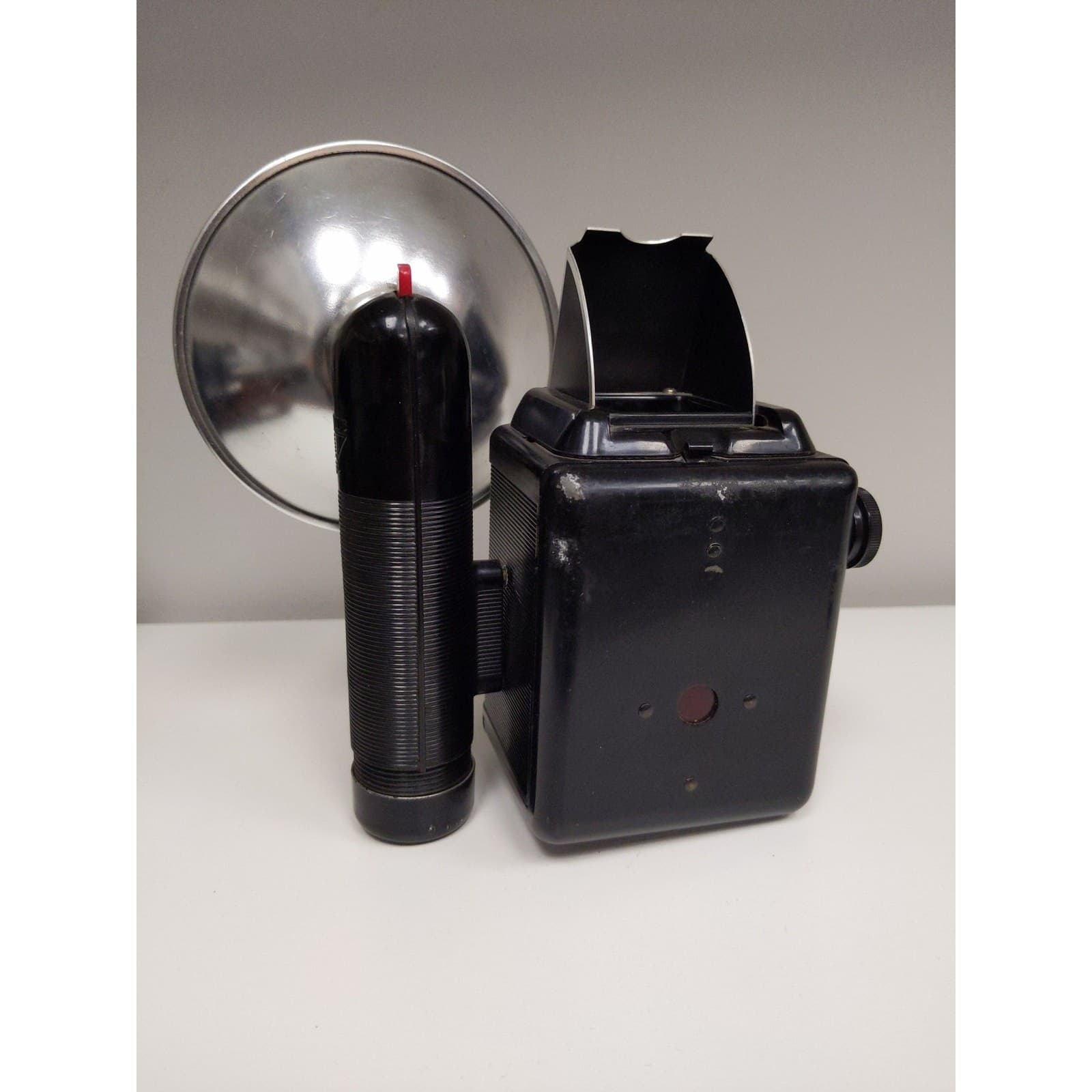 Argus Seventy-Five 620 Film Camera w/ External Flash Unit #0299 - Regular - Thumbnail 2