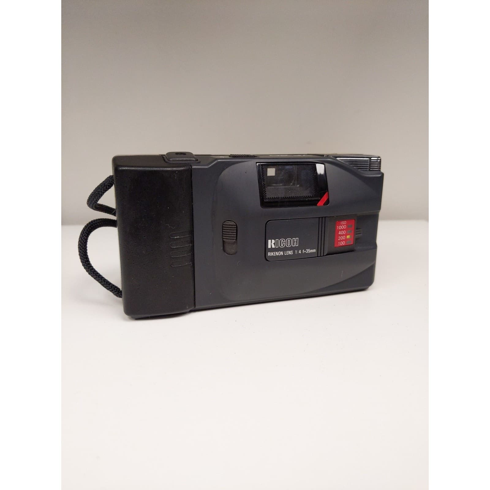 Ricoh YF-20 Point & Shoot Electronic 35mm Camera w/ Case, Strap, & Partial Original Box #0671 - Regular