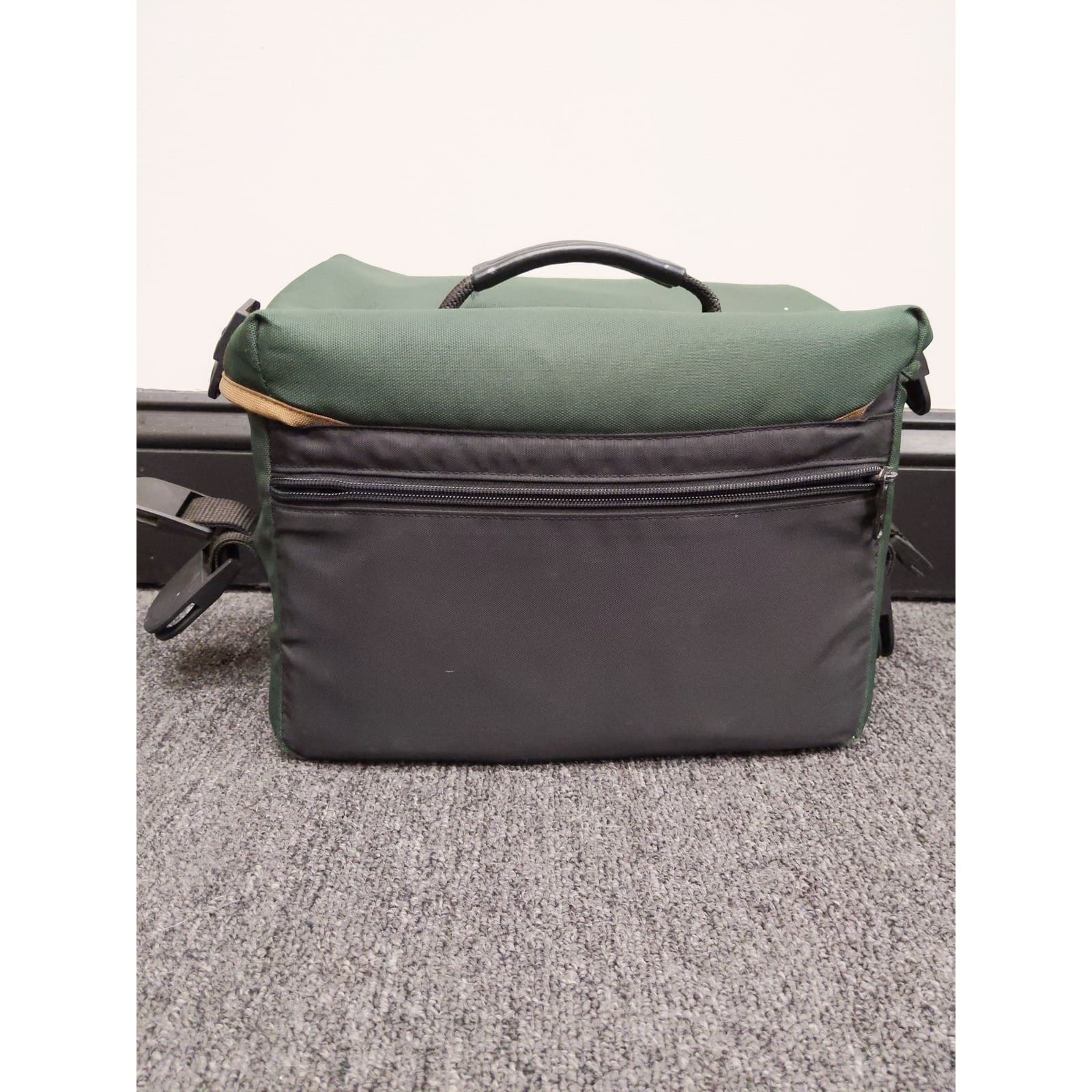 Tundra Targa Camera Bag w/ Dividers (Green) #0160 - Regular - Thumbnail 2