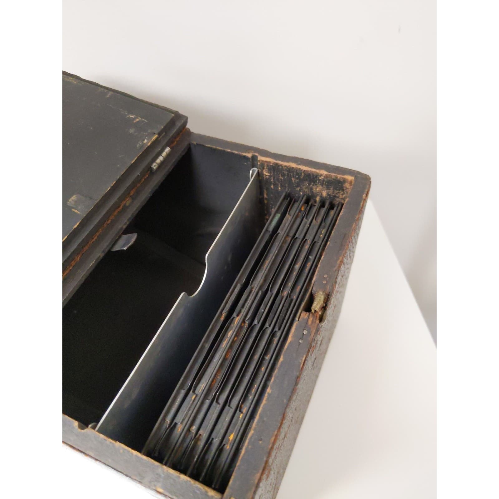 Adams & West Lake Co 1897Adlake Large Format Box Camera w/ 7 4x5 Negative Holders #0737 - Regular - Thumbnail 3